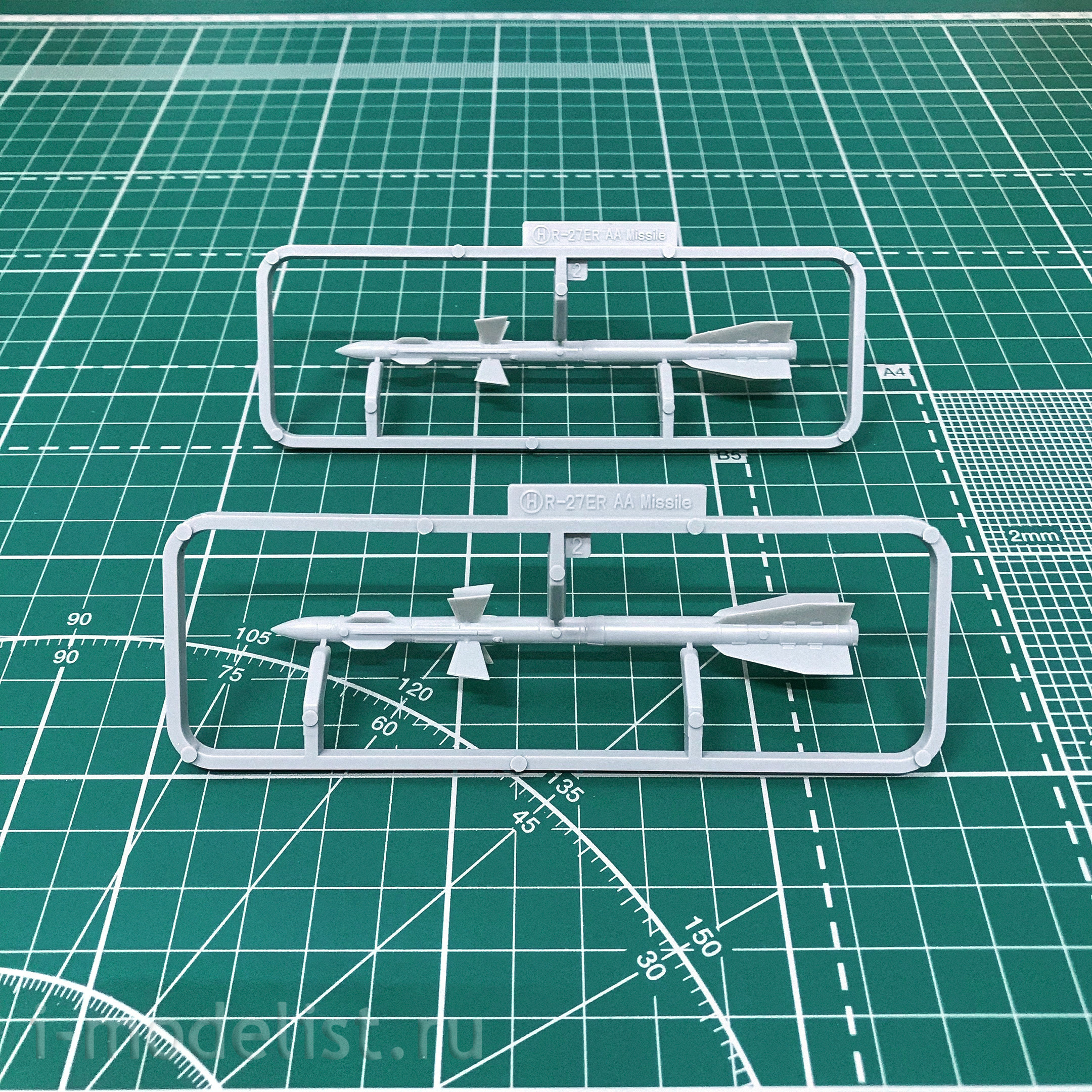 8001 MiniBase 1/48 Russian С-33 carrier-based fighter