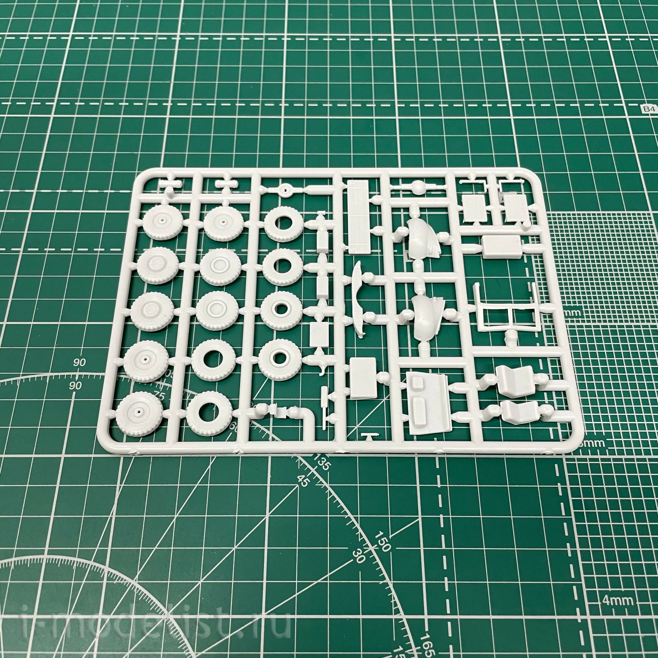 72001 GMU 1/72 Army Truck YAAZ-200
