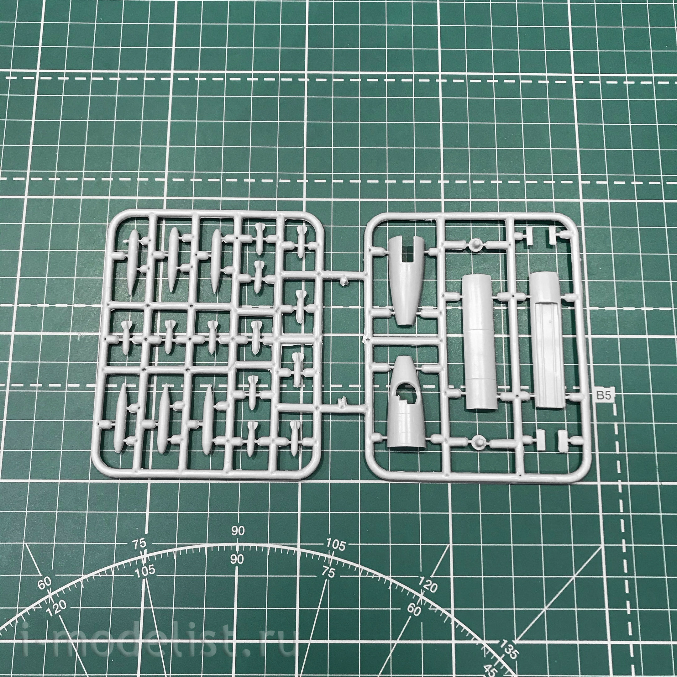 1426 Amodel 1/144 Scales The Plane E. E. Canberra B. Mk-2