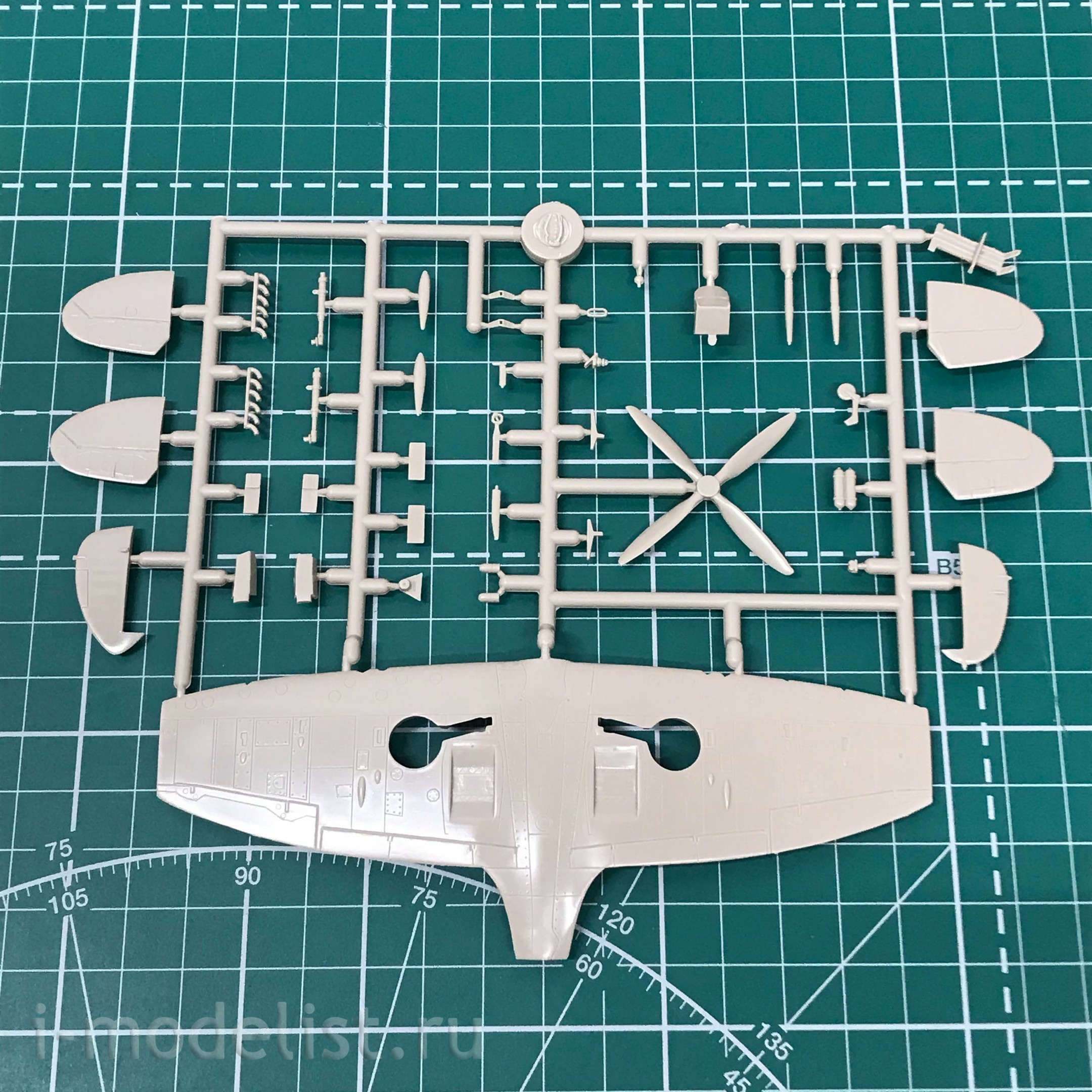 AZ7486 AZmodel 1/72 Supermarine Spitfire Mk.IX 