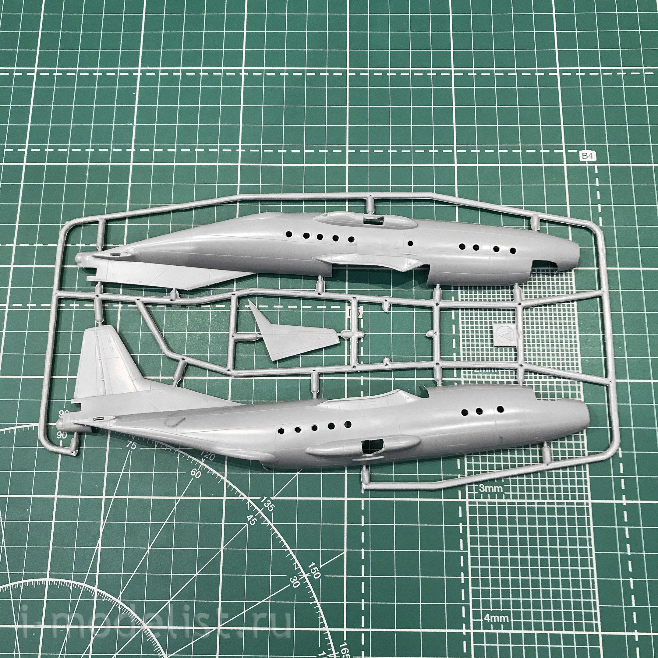 14486 Eastern Express 1/144 scales Transport aircraft an-12БК