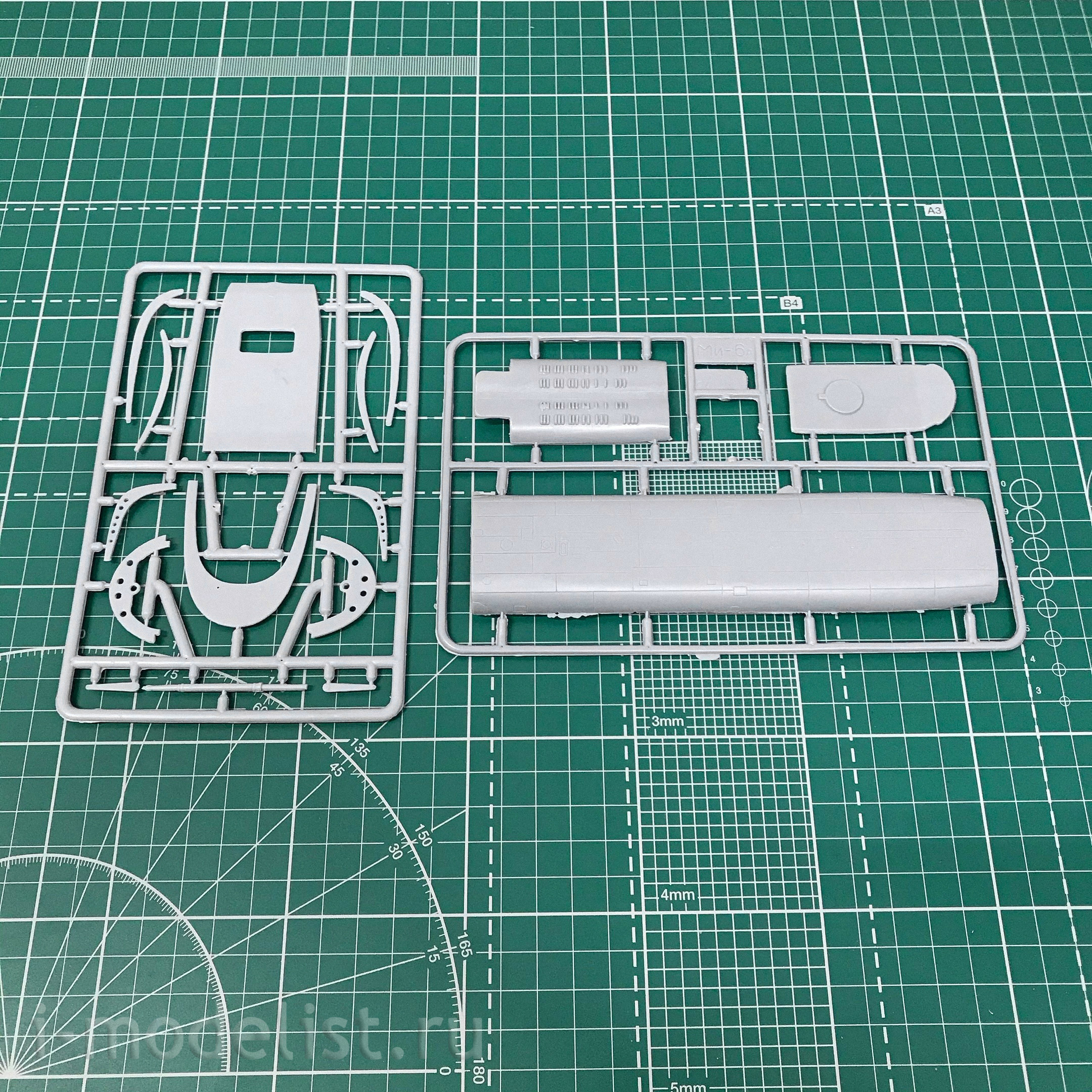 72131 Amodel 1/72 helicopter Miles (late series) 