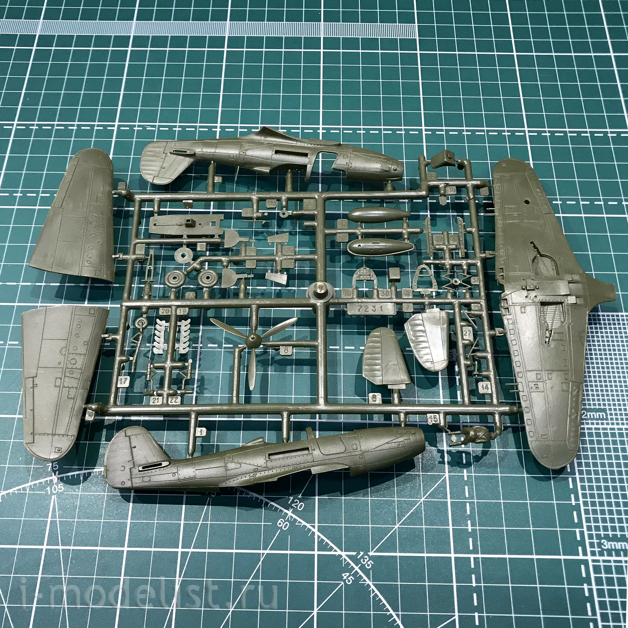 7231 Zvezda 1/72 Bell P-39 