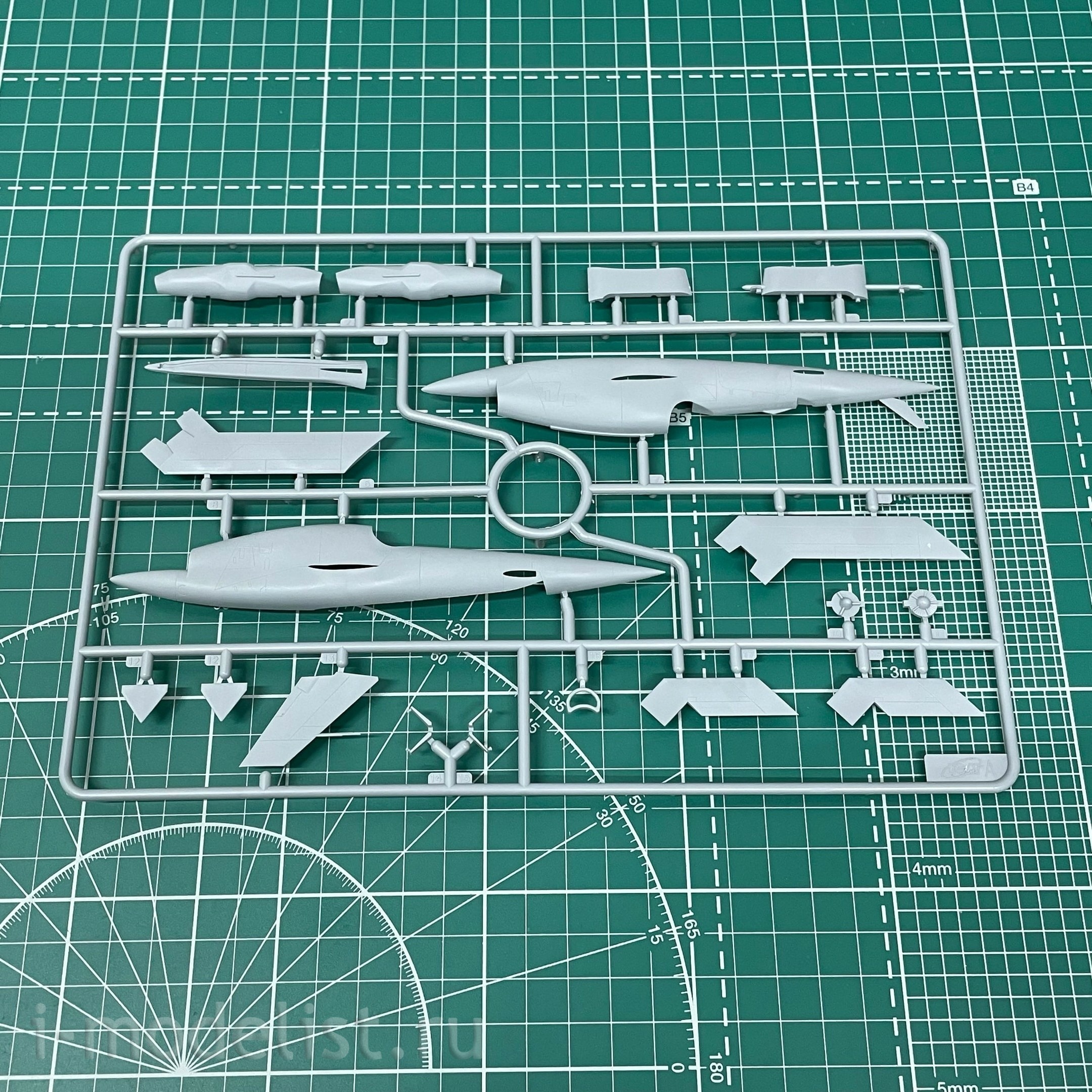 48286 ICM 1/48 DB-26B/C with Q-2 unmanned aircraft