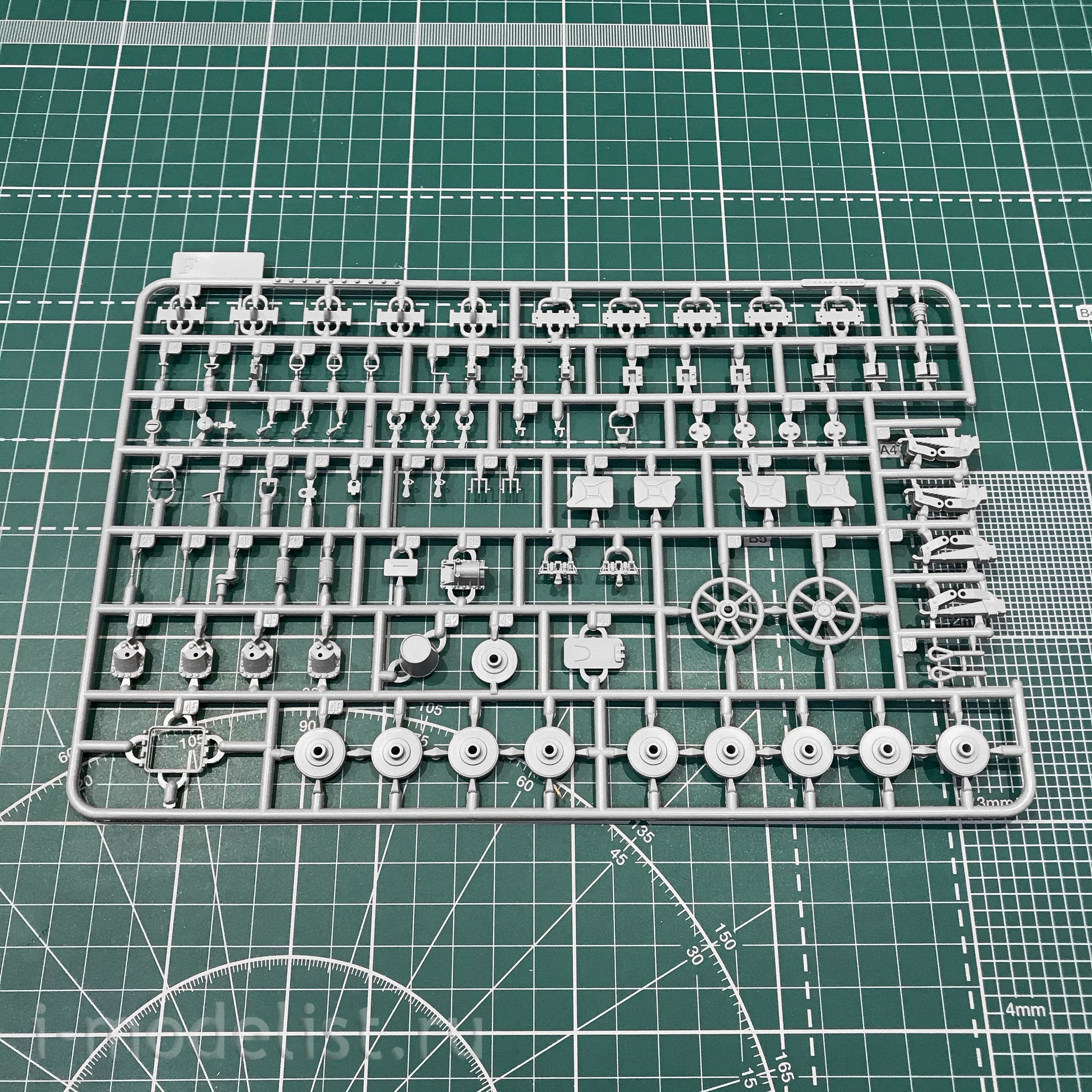 BT-008 Border Model 1/35 Pz.Kpfw.IV Ausf.J (Late)
