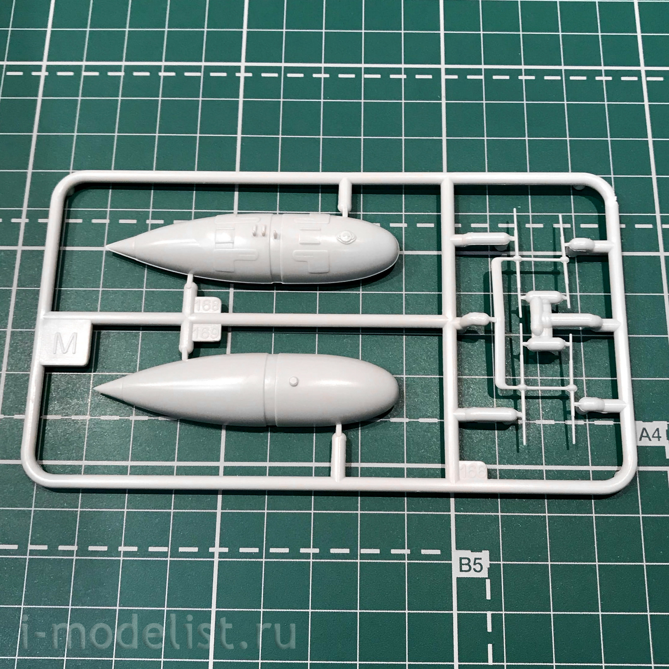 03875 Revell 1/32 German Messerschmitt Me262 a-1/A-2 turbojet fighter