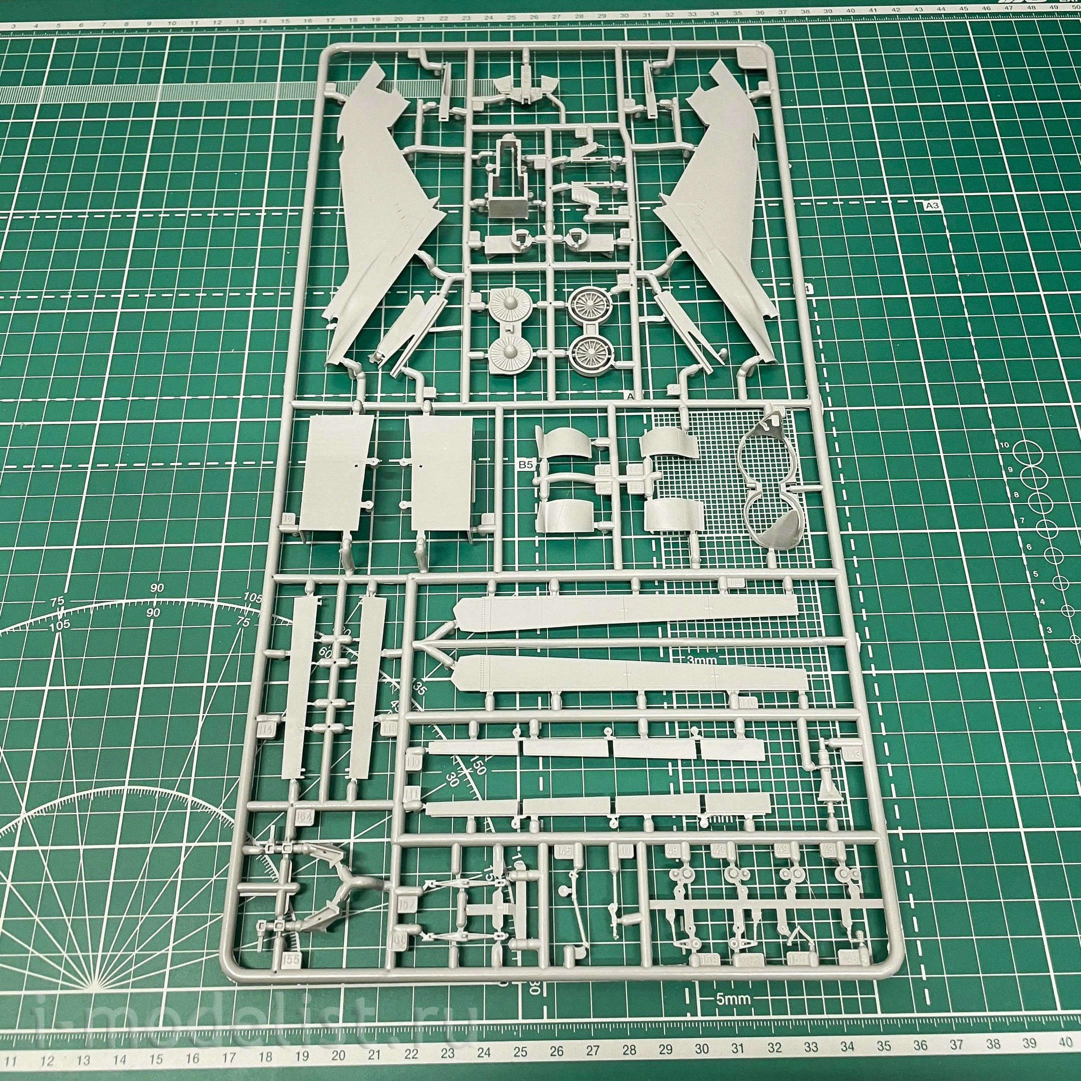 03853 Revell 1/48 Fighter-bomber GR. 4 