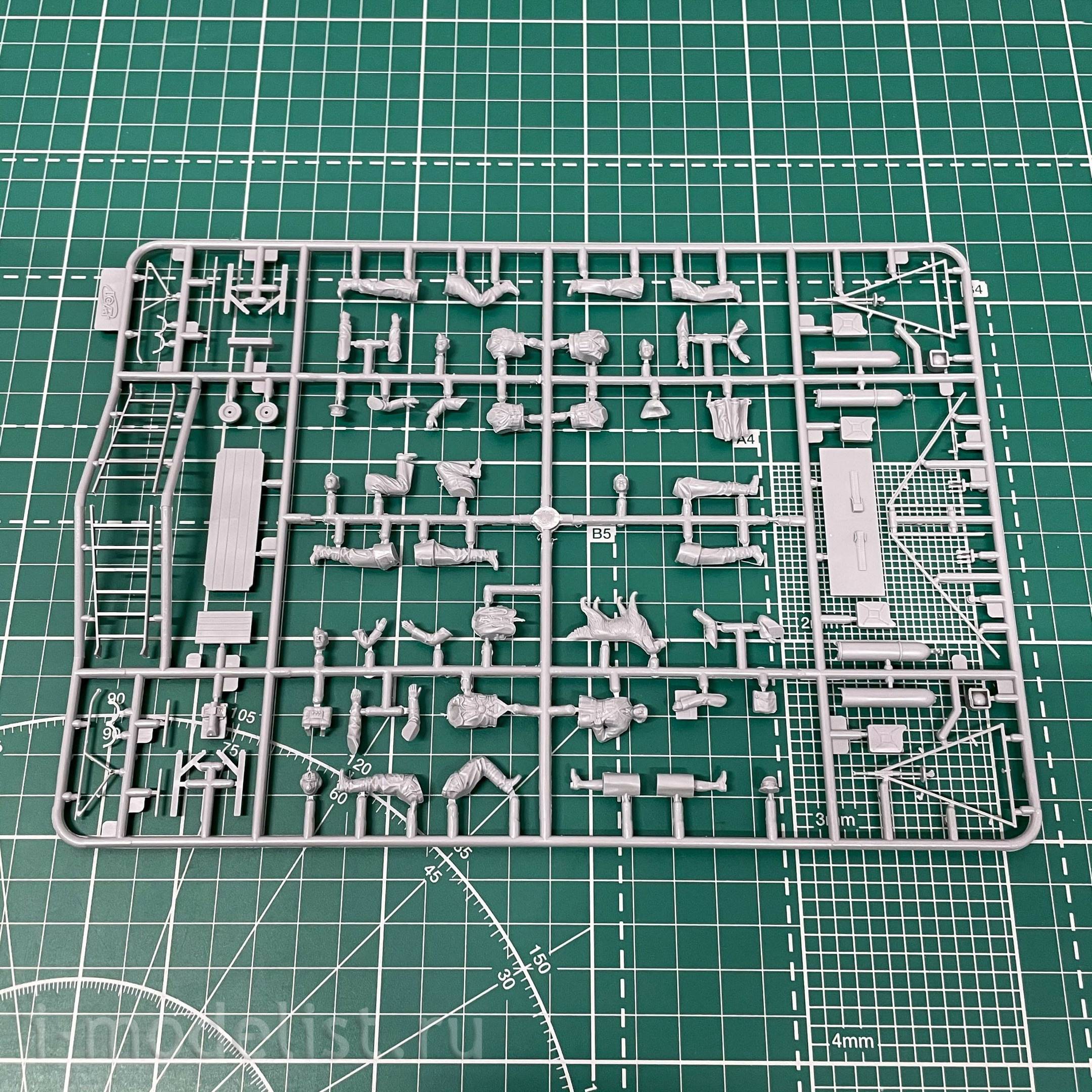 DS4802 ICM 1/48 RAF Airfield II MV