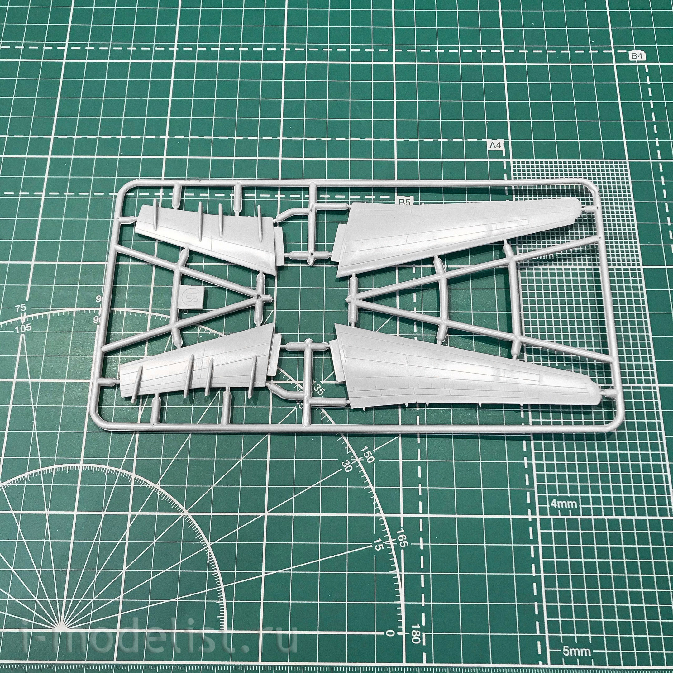 14471 Eastern Express 1/144 scales the amphibian be-200 EMERCOM
