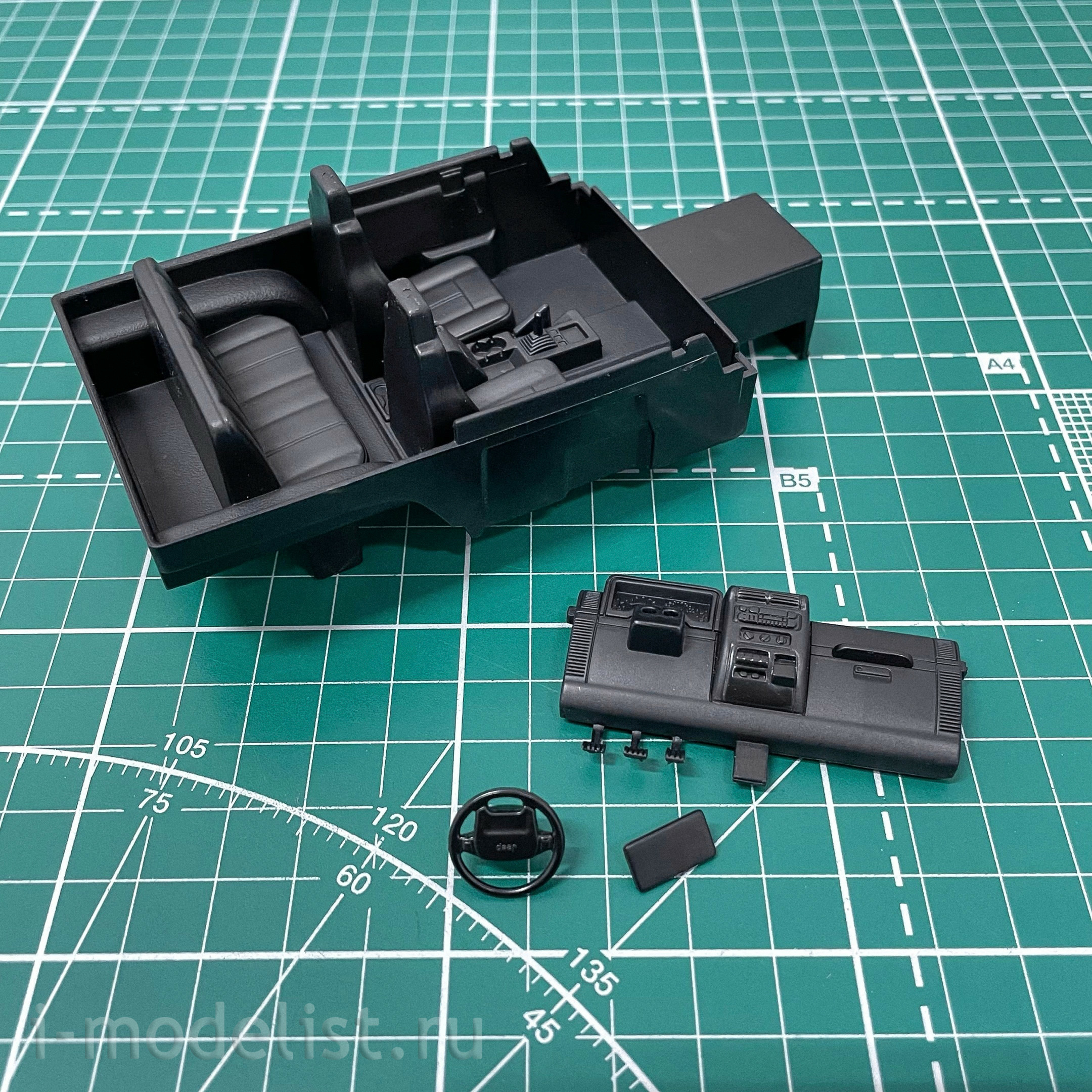 11695 Revell 1/25 Jeep Wrangler Rubicon Car