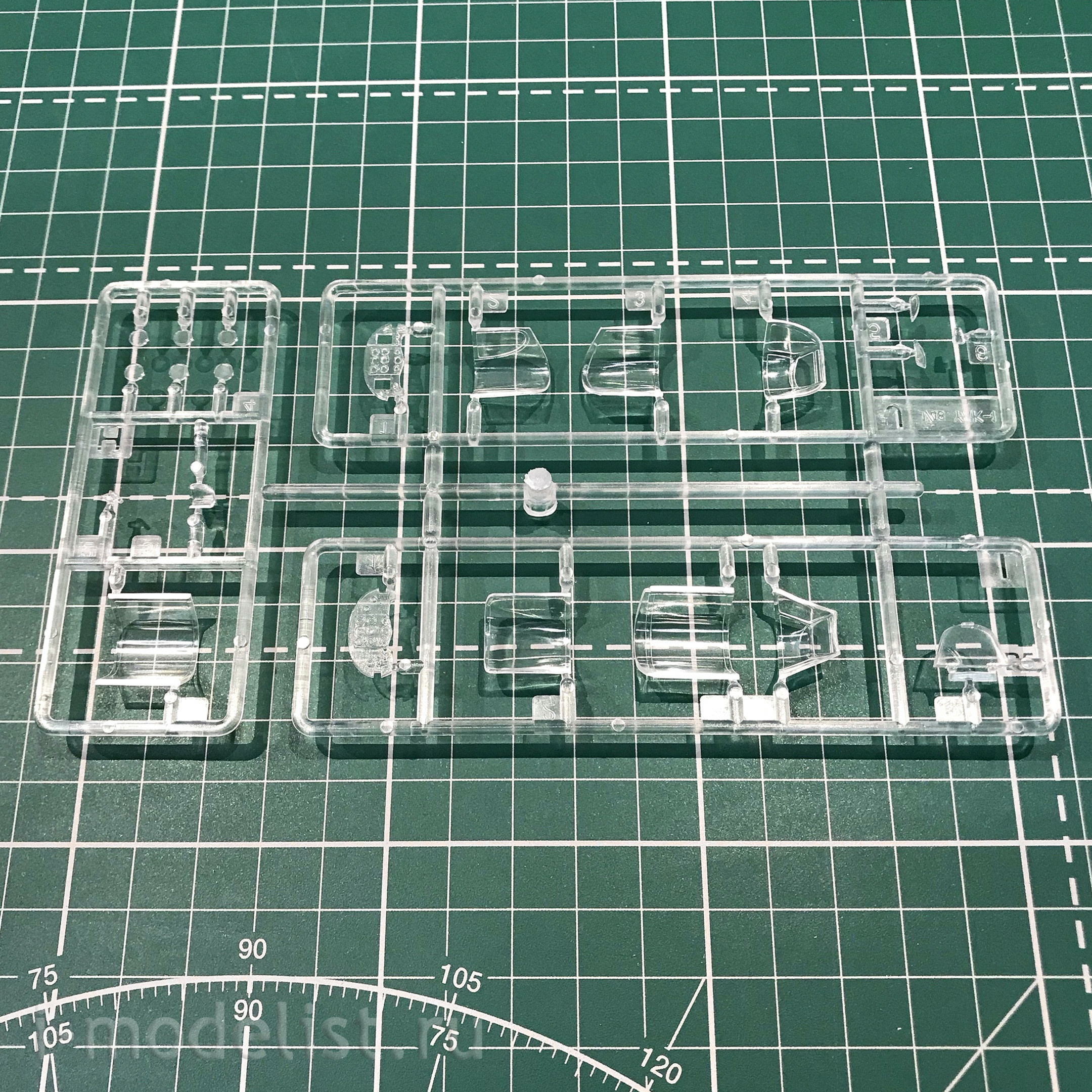 4817 Zvezda 1/48 Soviet fighter 