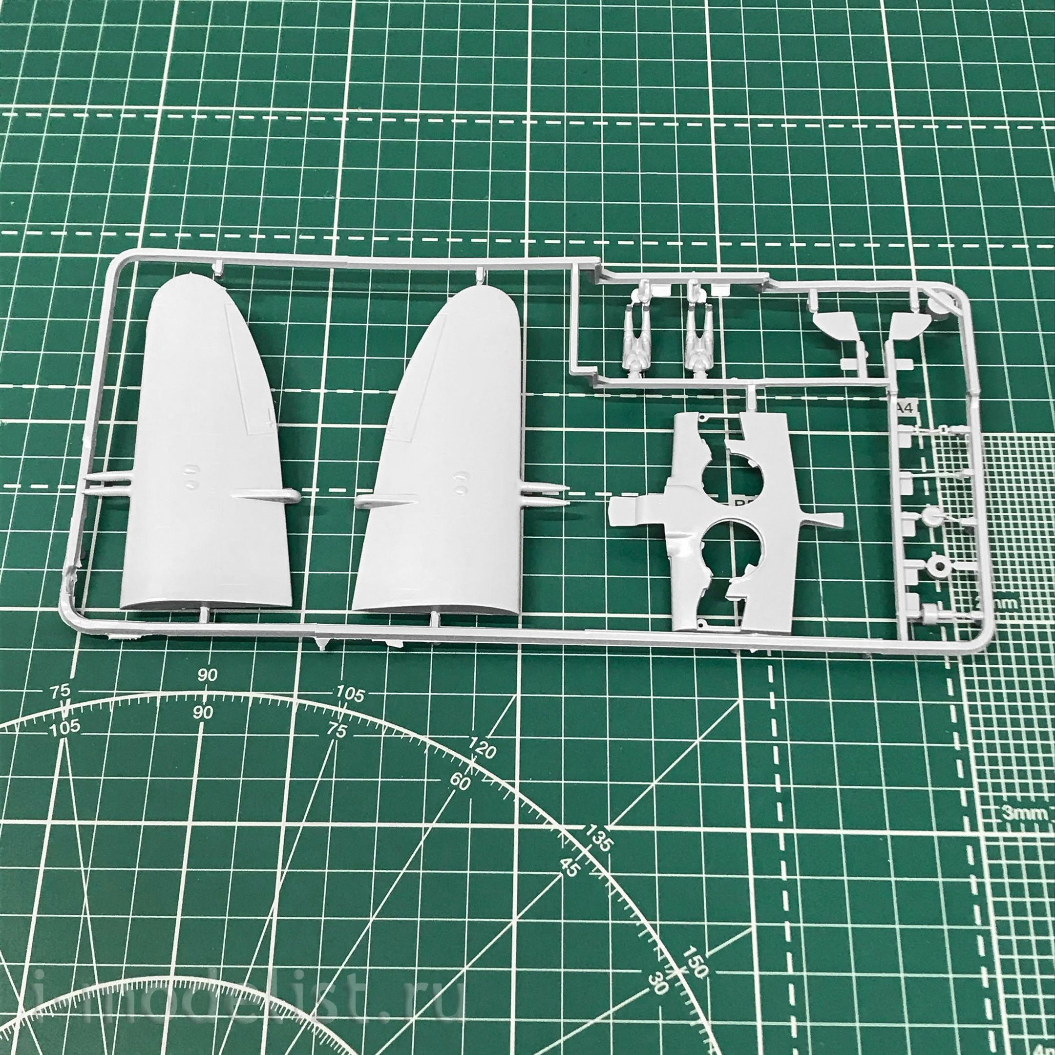 72014 ARK models 1/72 carrier-based fighter “Firefly”