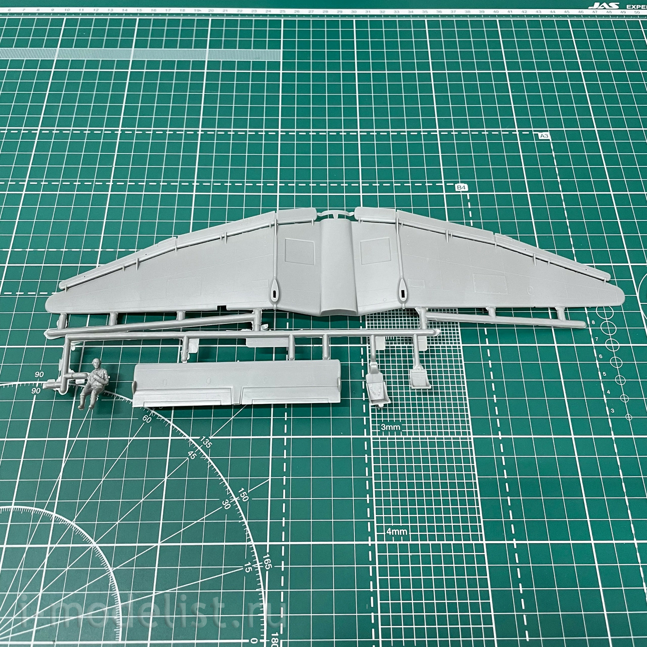 15270 Revell 1/48 STUKA JU 87G-1 Bomber