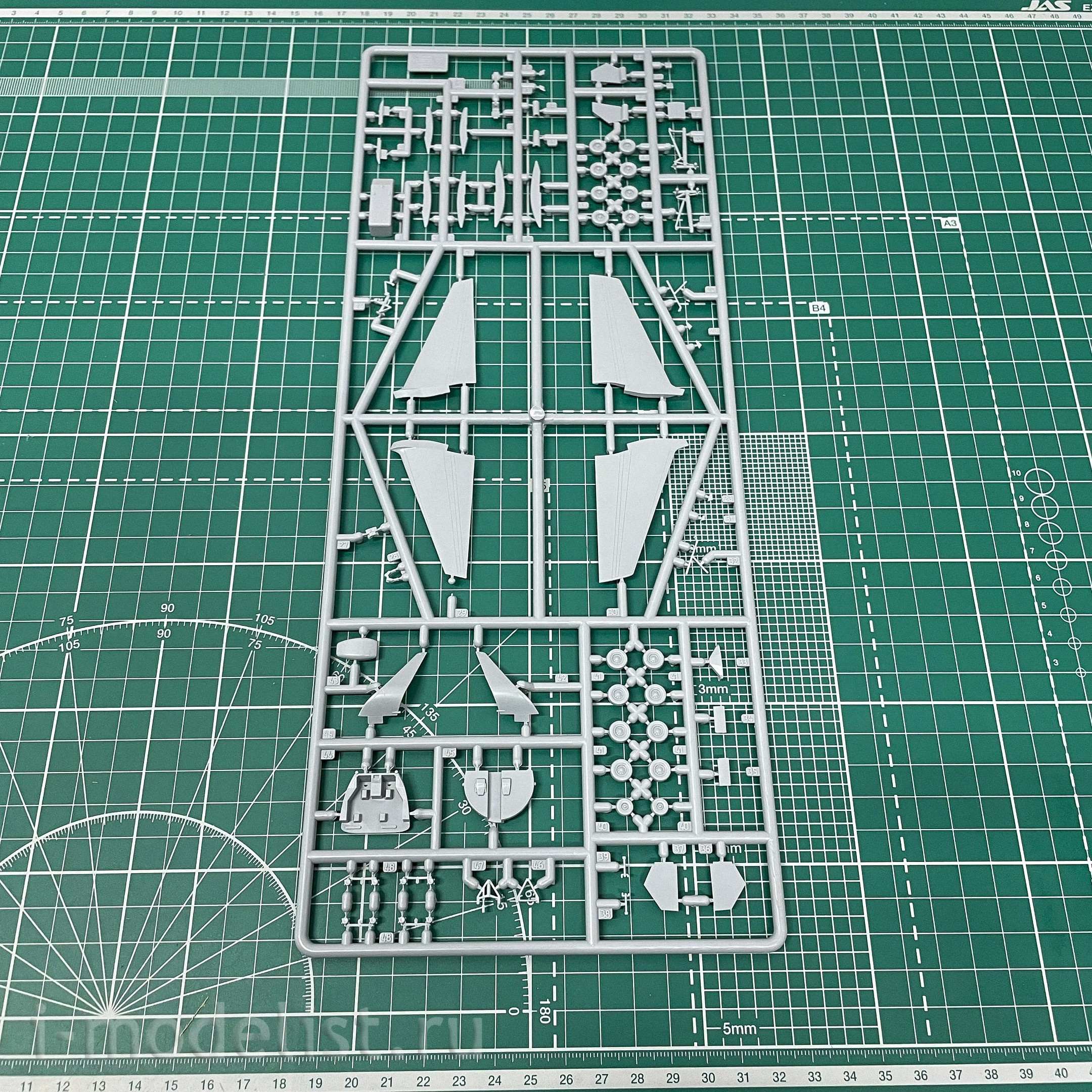 7032 Zvezda 1/144 Passenger Airliner Boeing 757-200