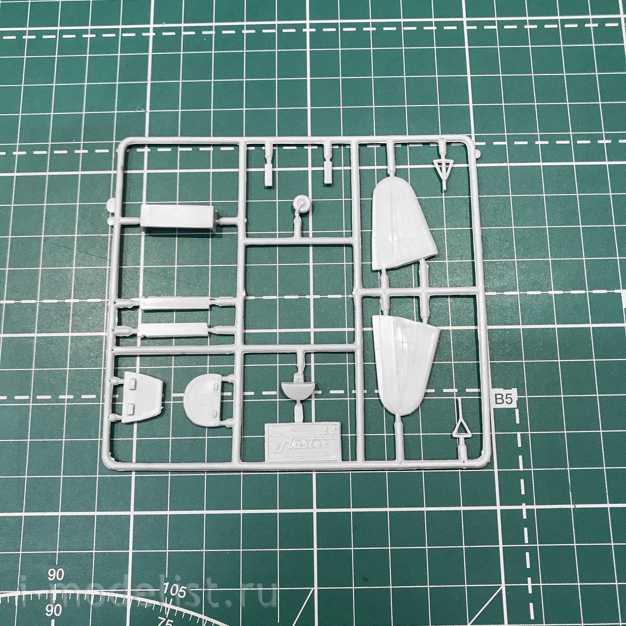 1447 Amodel 1/144 Ilyushin Il-14P Nato code 
