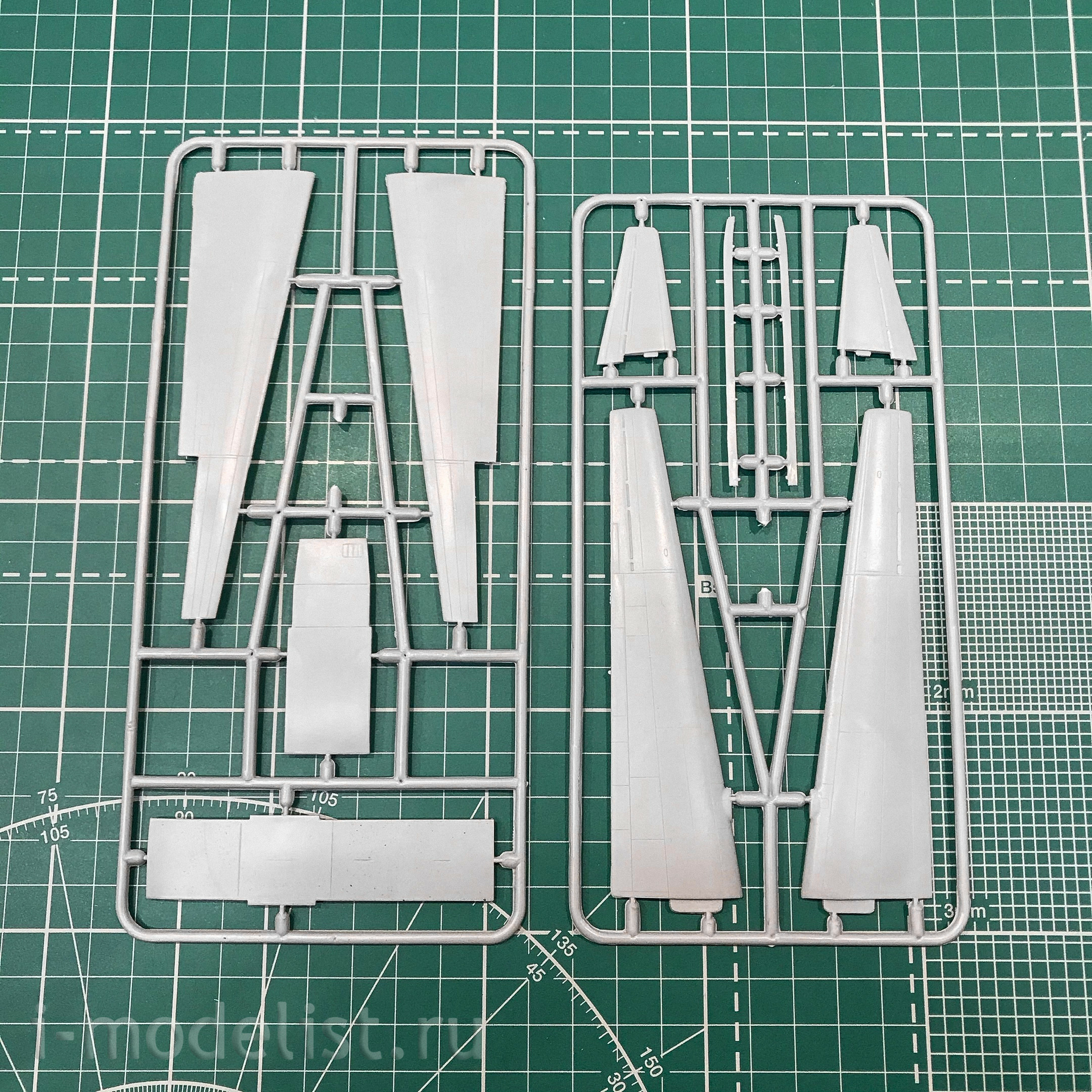 14495 Eastern Express 1/144 scales Transport aircraft an-8