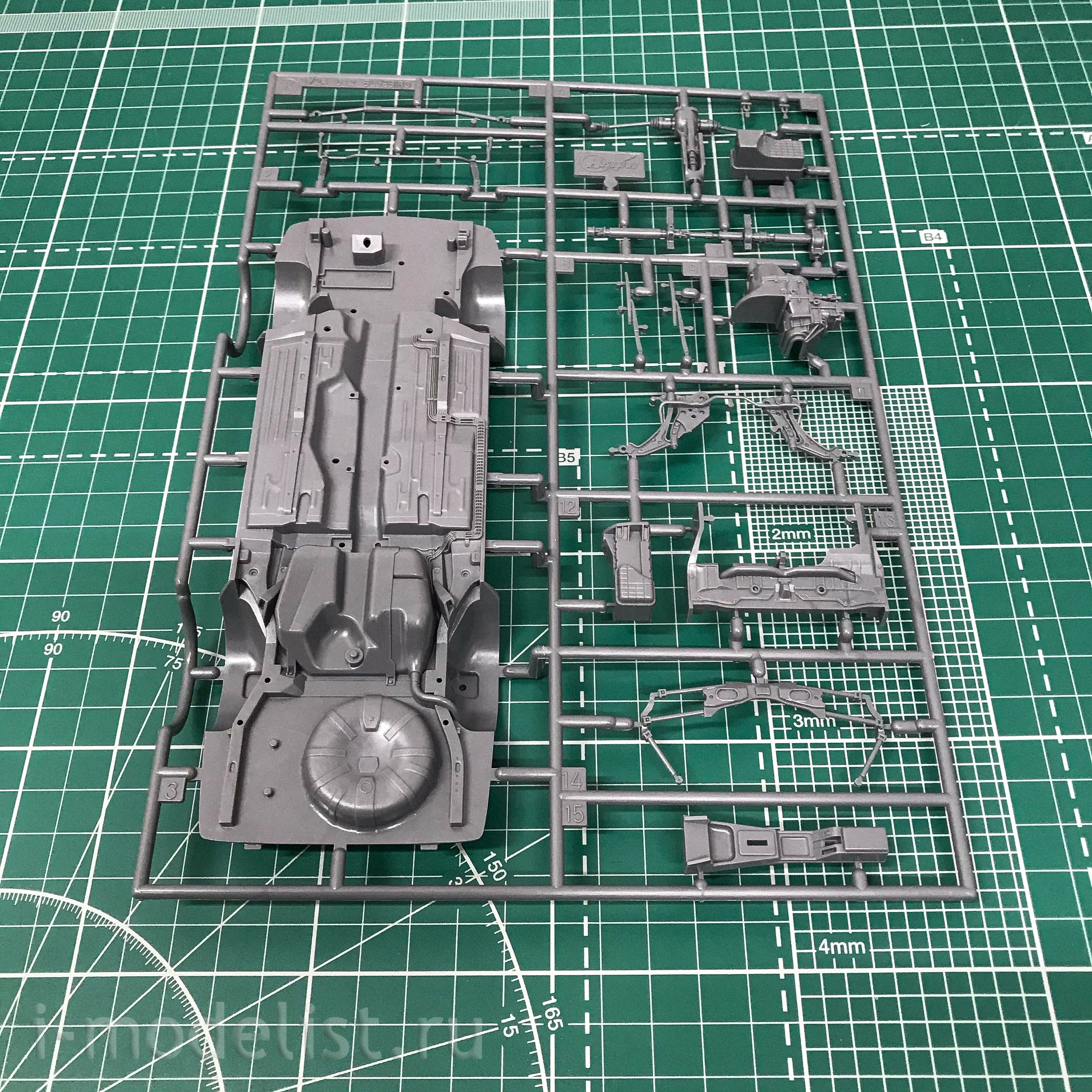 21133 Hasegawa 1/24 Car Nissan Bluebird 4Door Sedan SSS Attesa Limited (U12) Early (1987)