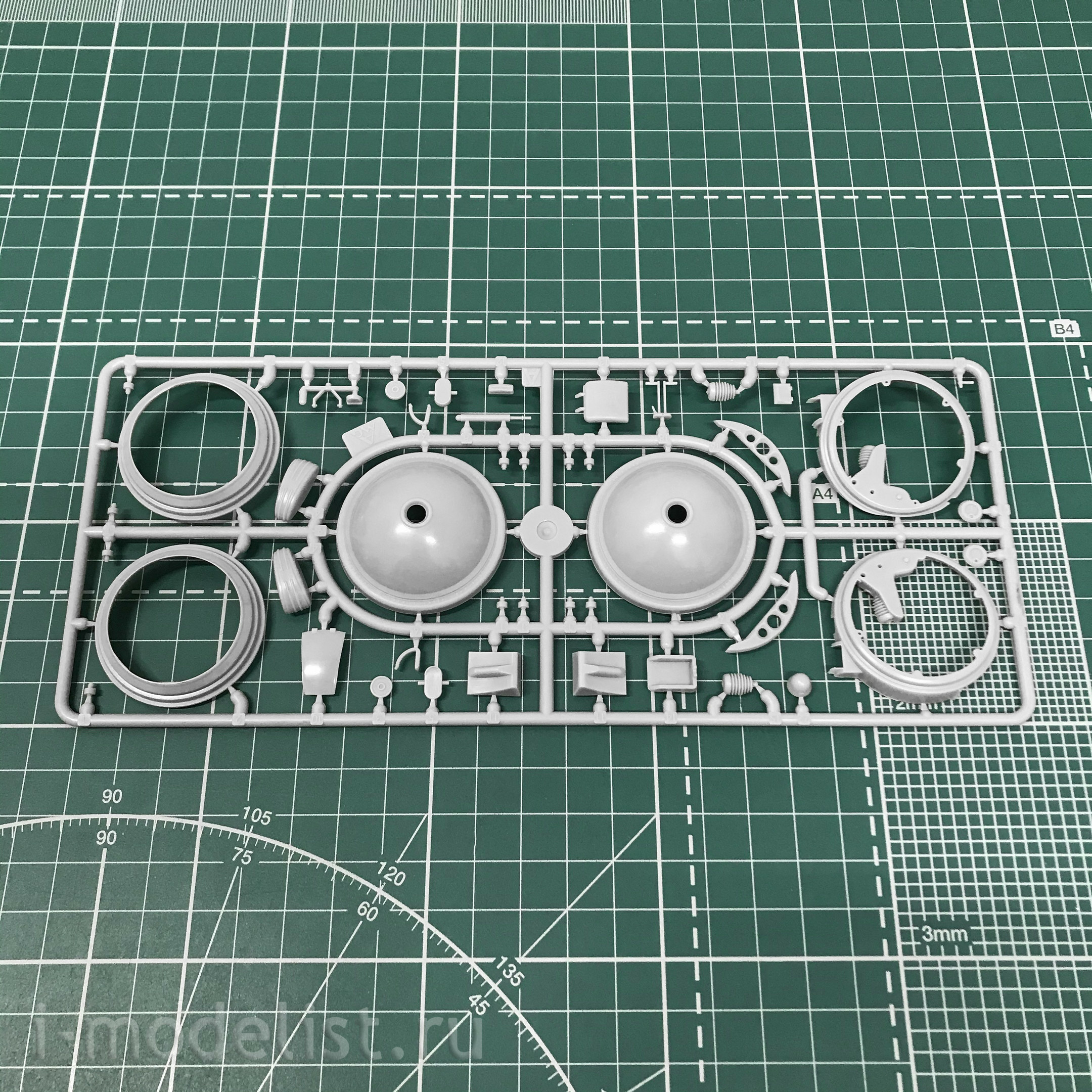 AE35203 AMG 1/35 Soviet tank (project) BT-102 Spheroid