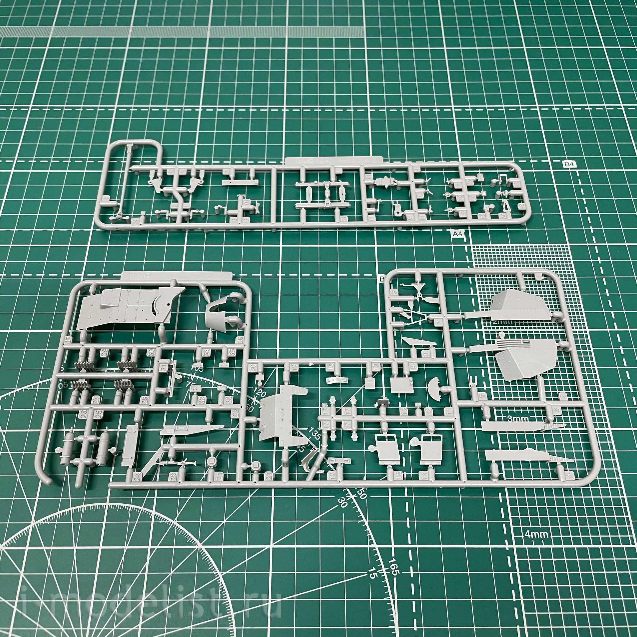 03316 Revell 1/72 German anti-tank self-propelled gun Sd. Kfz. 138 Marder III Ausf. M