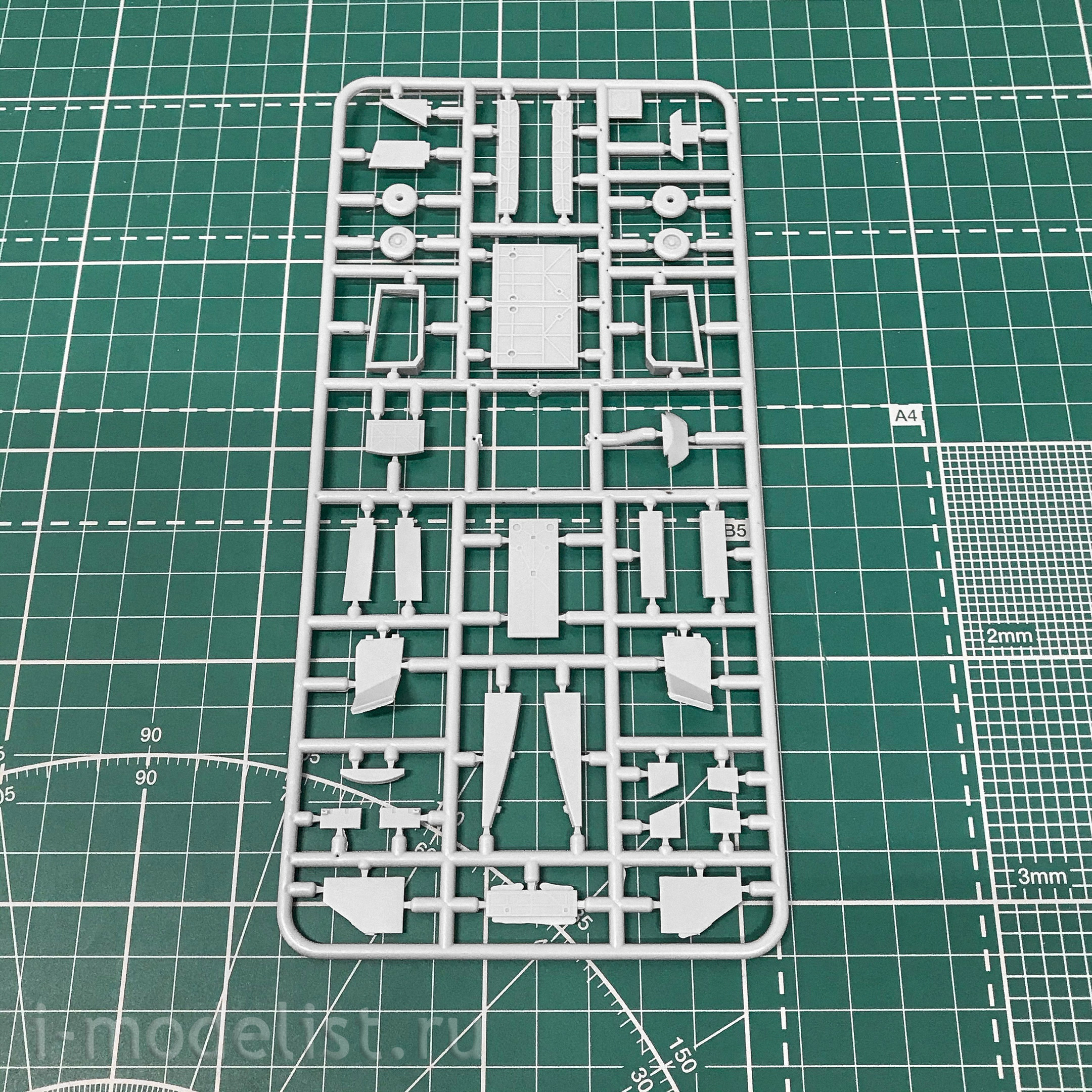 144153-6 Eastern Express 1/144 airliner 747SP 