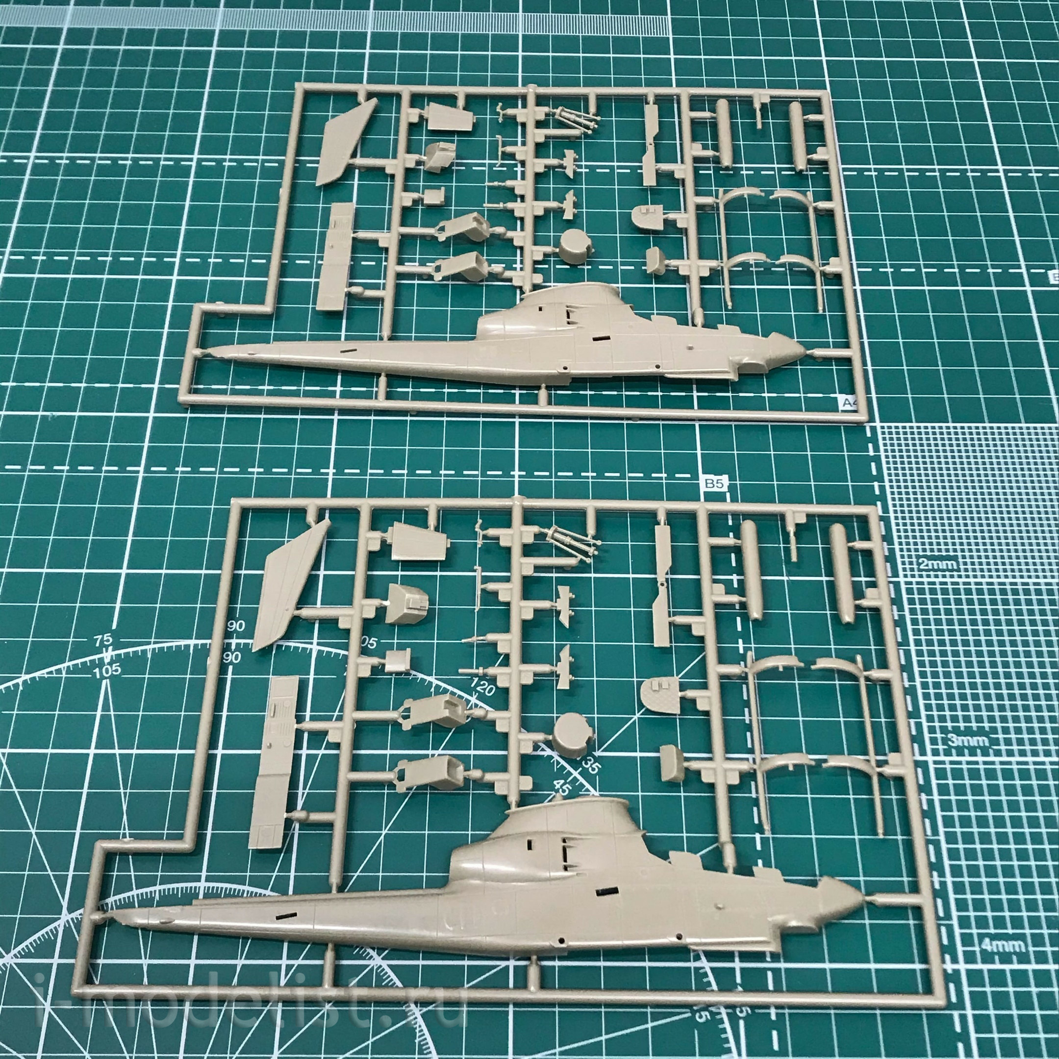 AZ7702 AZ Model 1/72 AH-1G Huey Cobra. 3 sets in a box