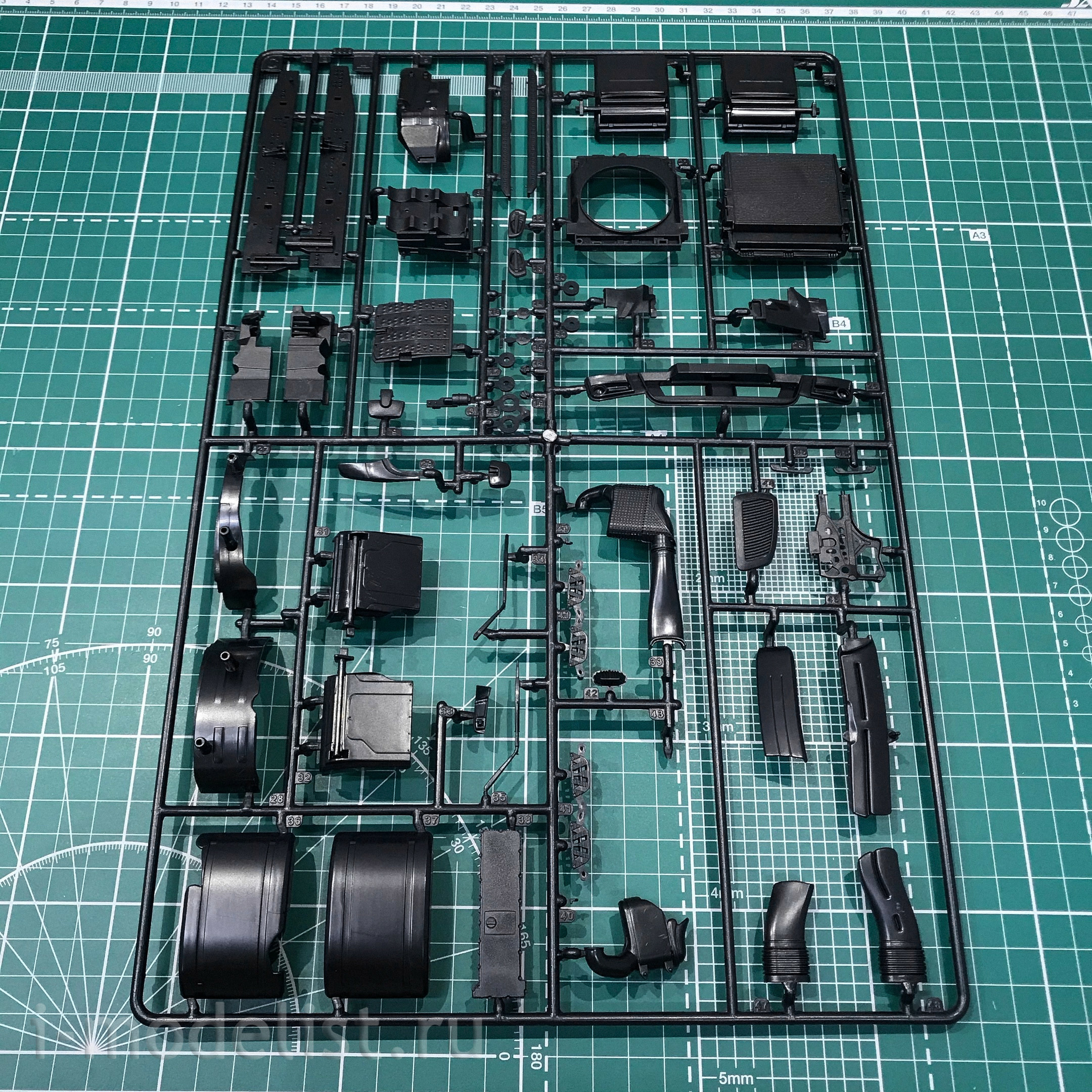 3948 Italeri 1/24 truck tractor Mercedes-Benz MP 4 BIG SPACE