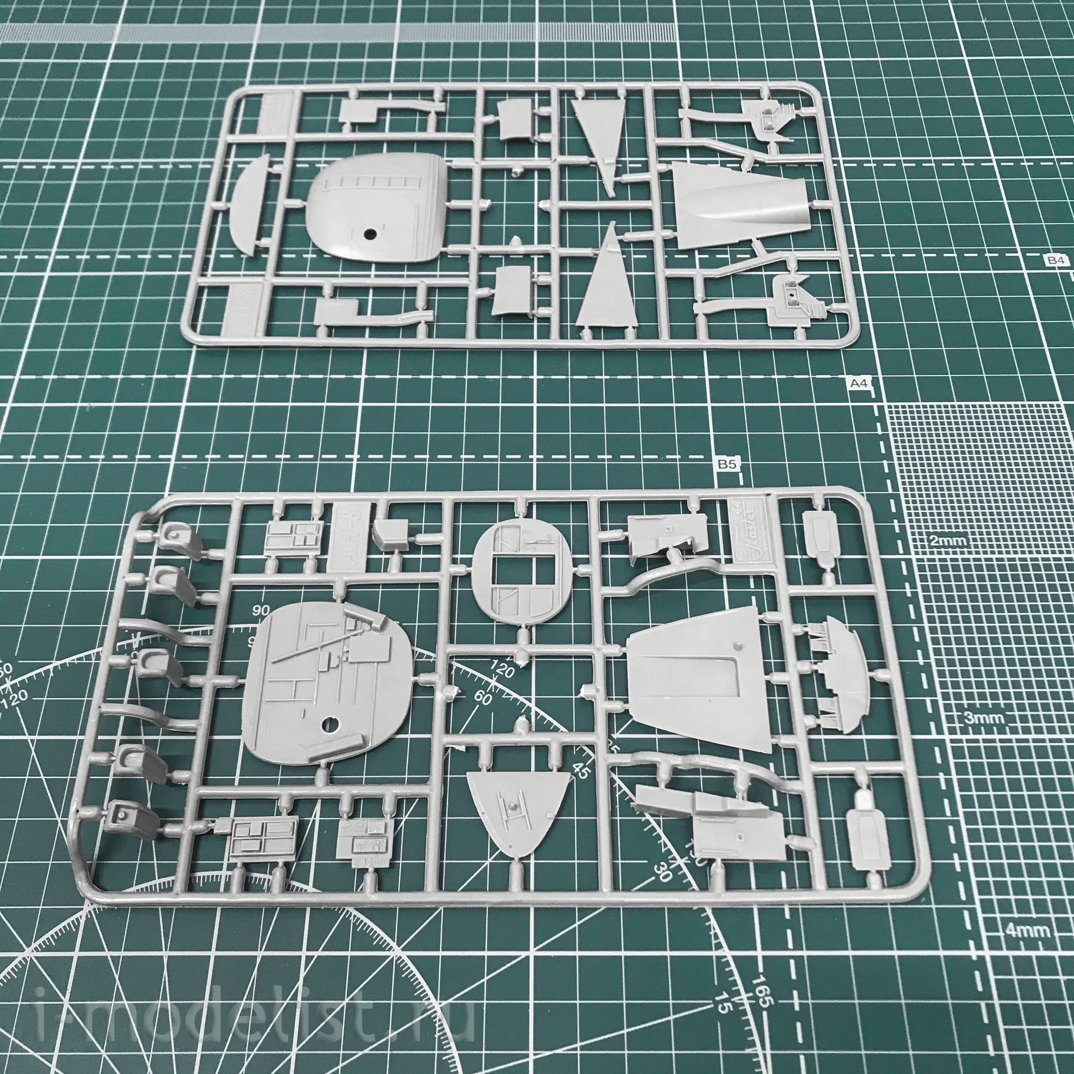 72228 Amodel 1/72 Antonov An-8 NATO code 