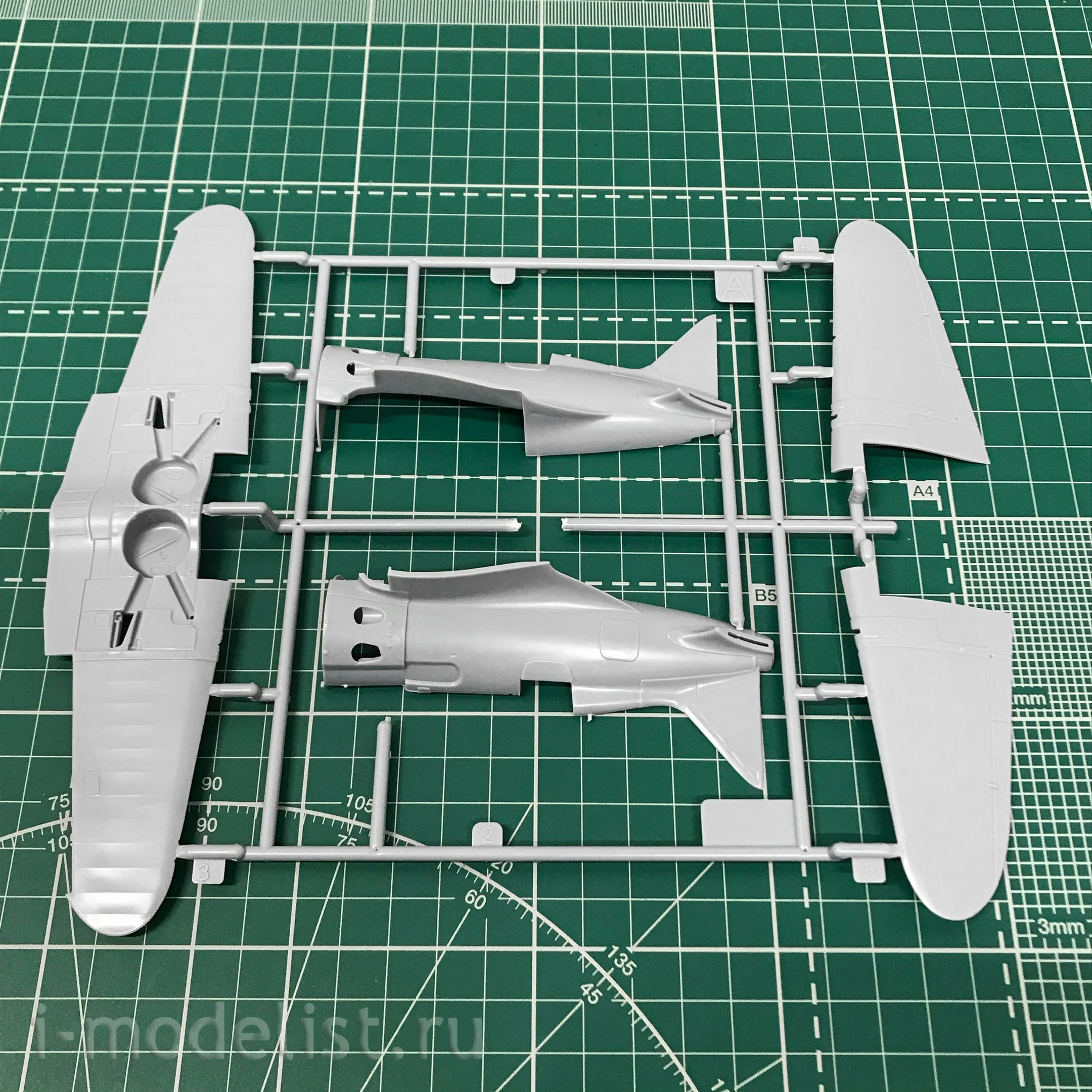 48034 ARK-models 1/48 The I-16 type 18 fighter jet of the Soviet ace pilot Vasily Golubev