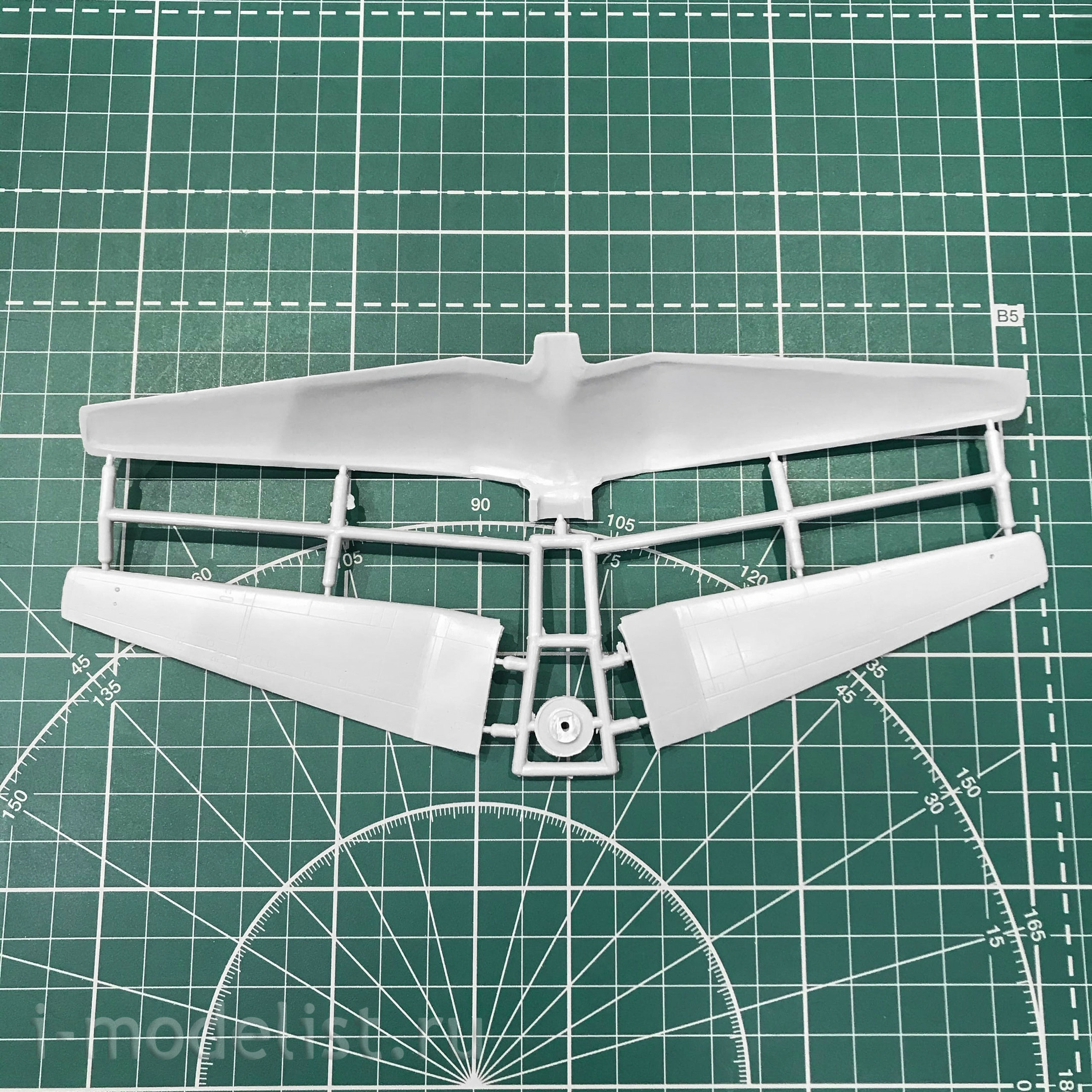 1438 Amodel 1/144 Aircraft Beriev Be-12 Nato code 
