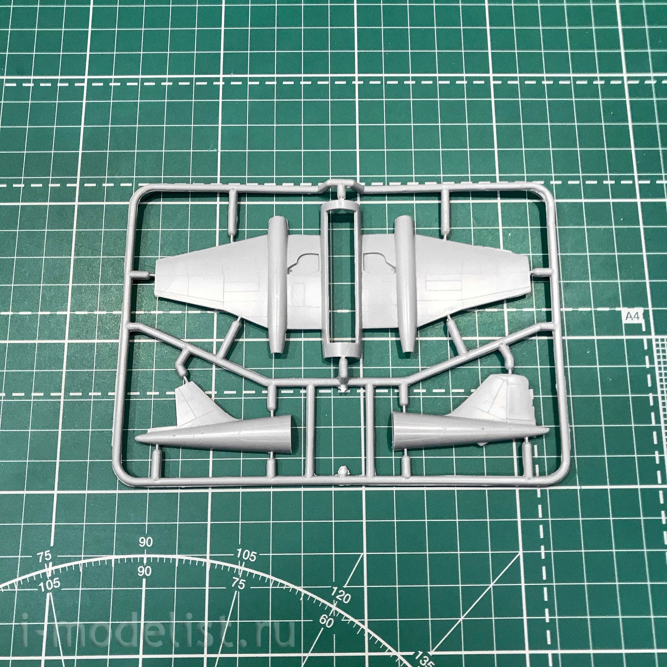 1429 Amodel 1/144 E. E. Canberra Mk8