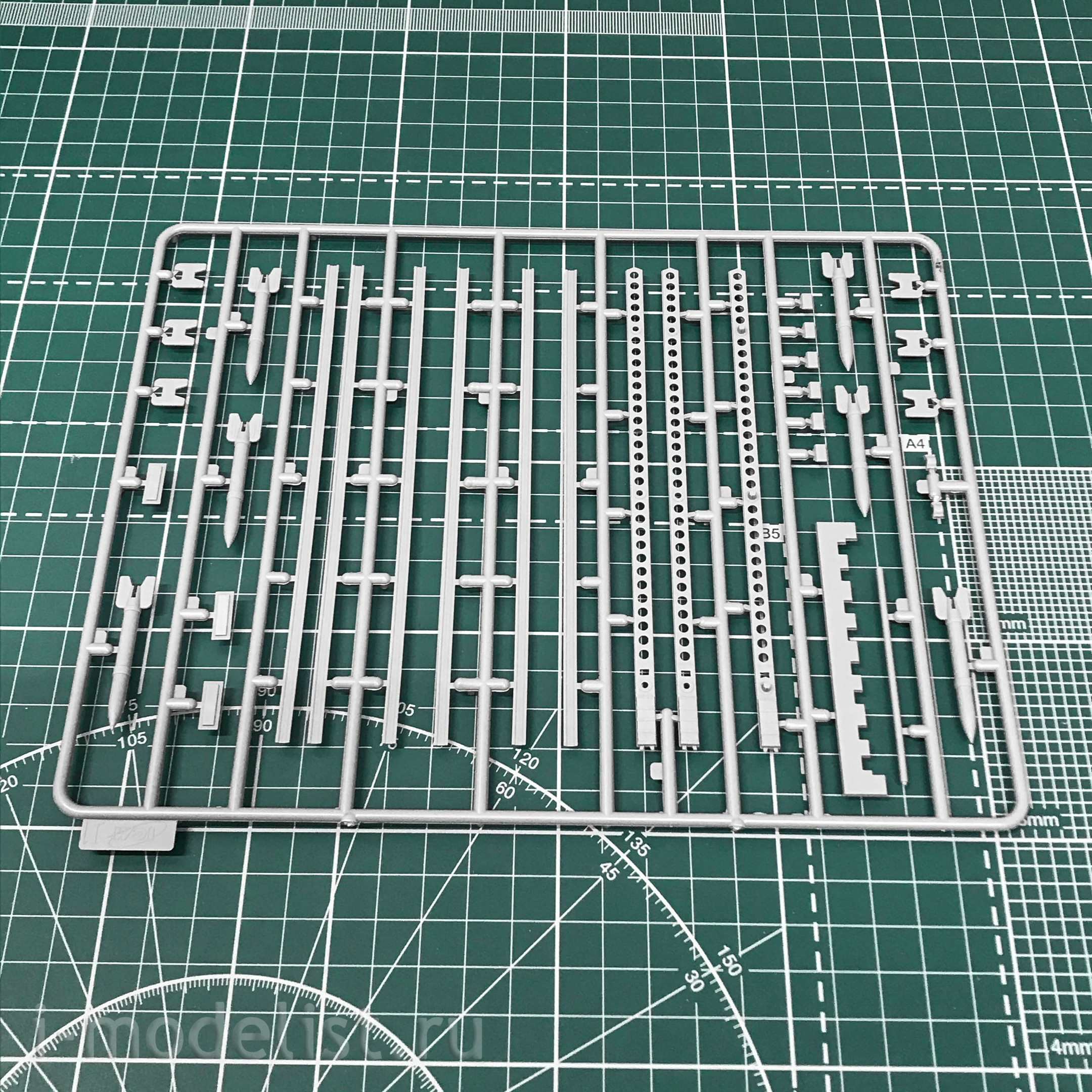 35592 ICM 1/35 BM-13-16 on the chassis of the W. O. T. 8 c Soviet calculation 