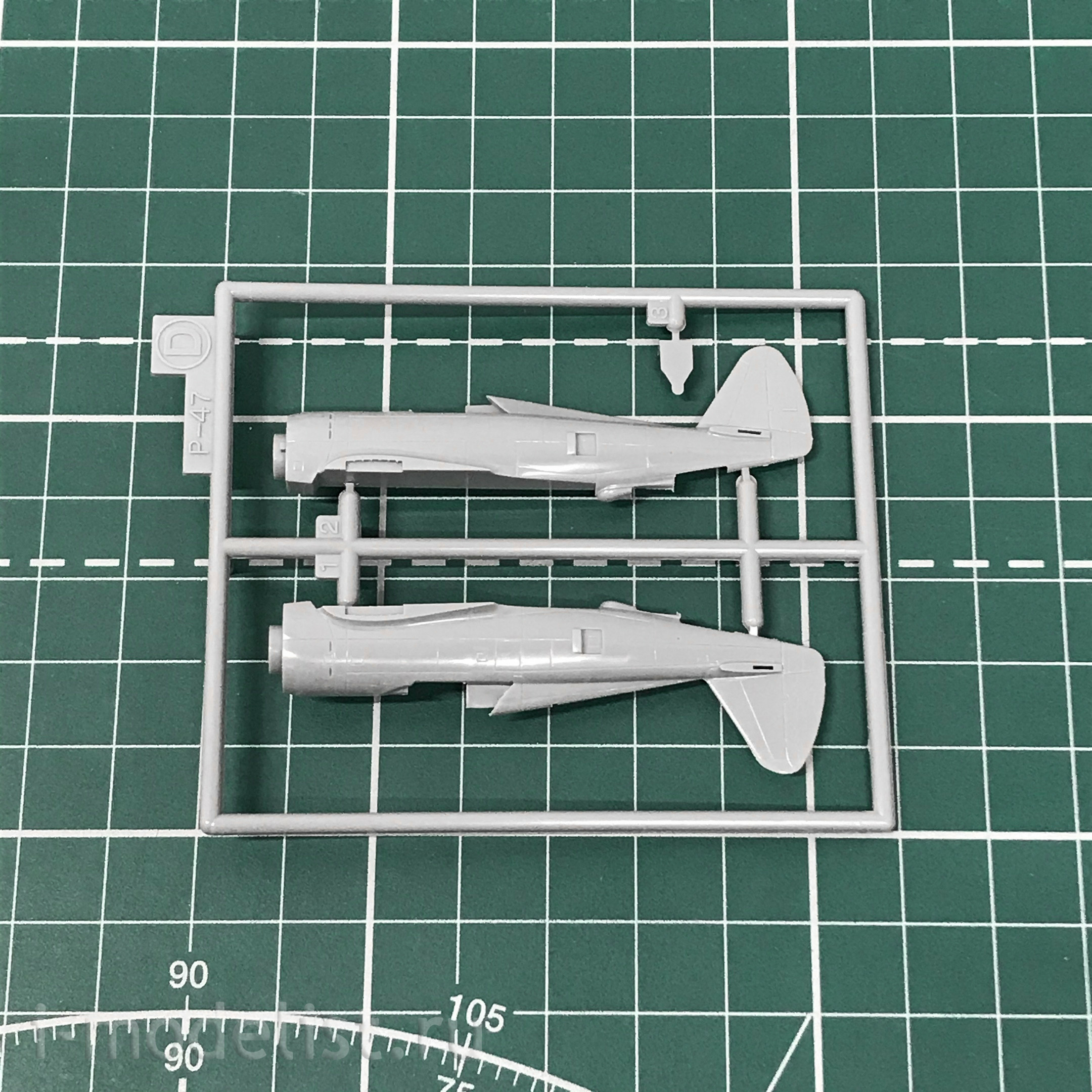 4469 Eduard 1/144 P-47D Razorback Fighter