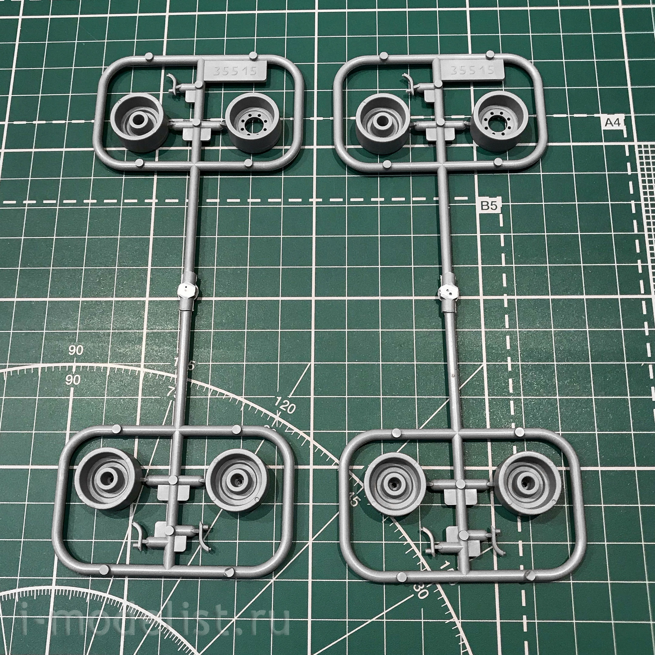 35519 ICM 1/35 Soviet Fire Truck AC-40-137A