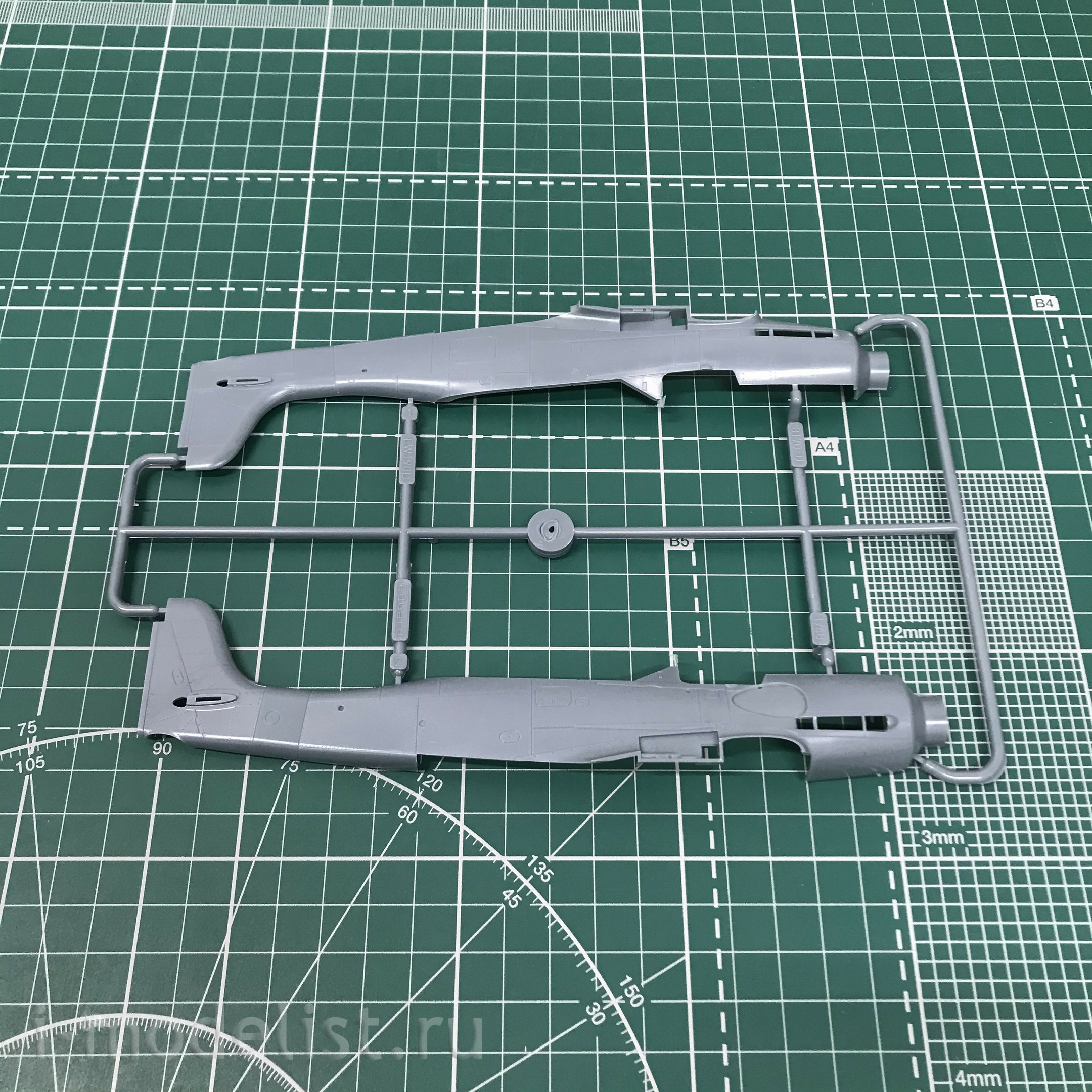 8189 Edward 1/48 FW 190D-9 LATE ProfiPACK