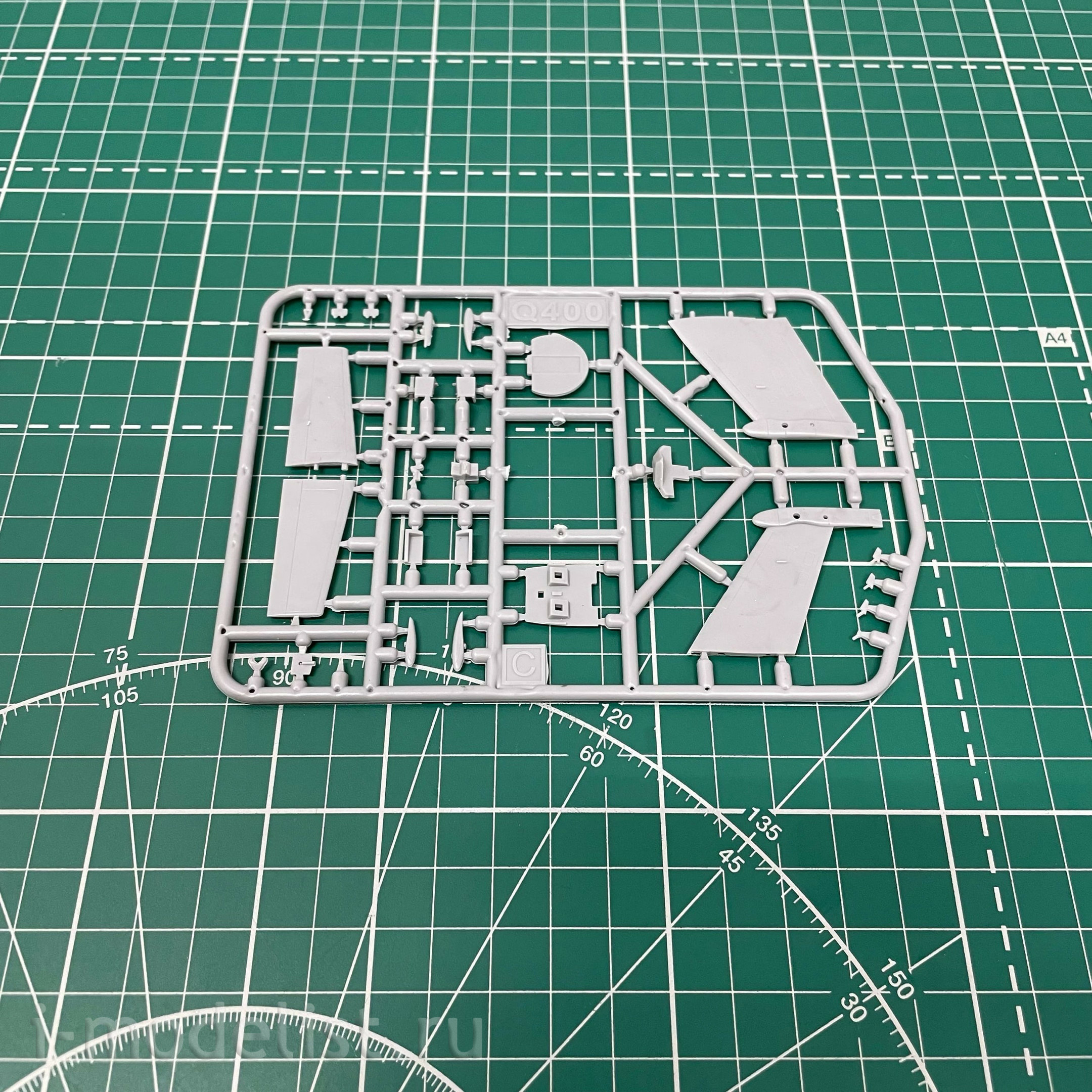 144135 Orient Express 1/144 Short-haul Dash 8 Q400 Air Canada