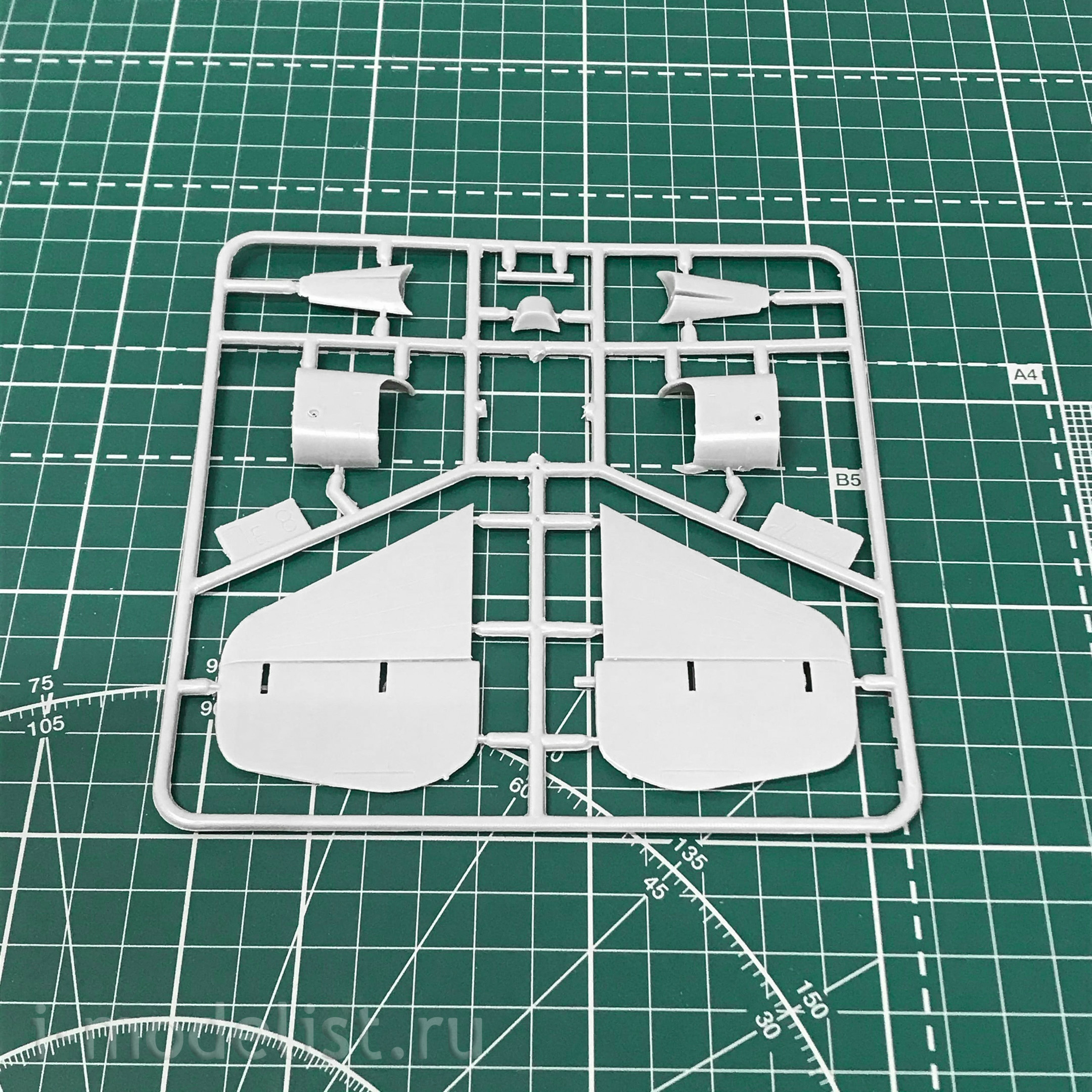 72142 Amodel 1/72 PE-8+ air starter AC-2