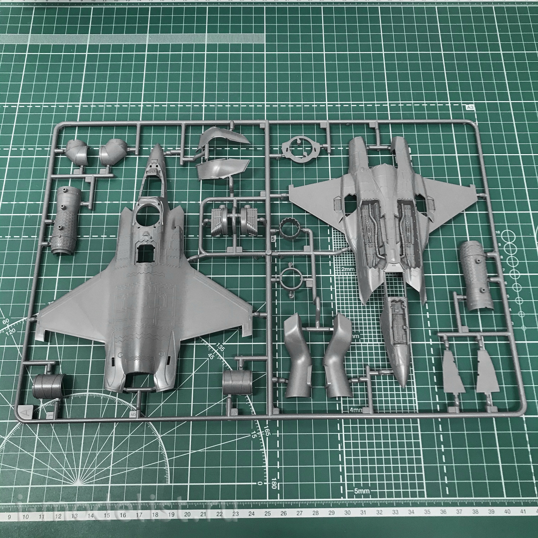 1425 Italeri 1/72 American fighter Lockheed Martin F-35B Lightning II (Stovl Version)