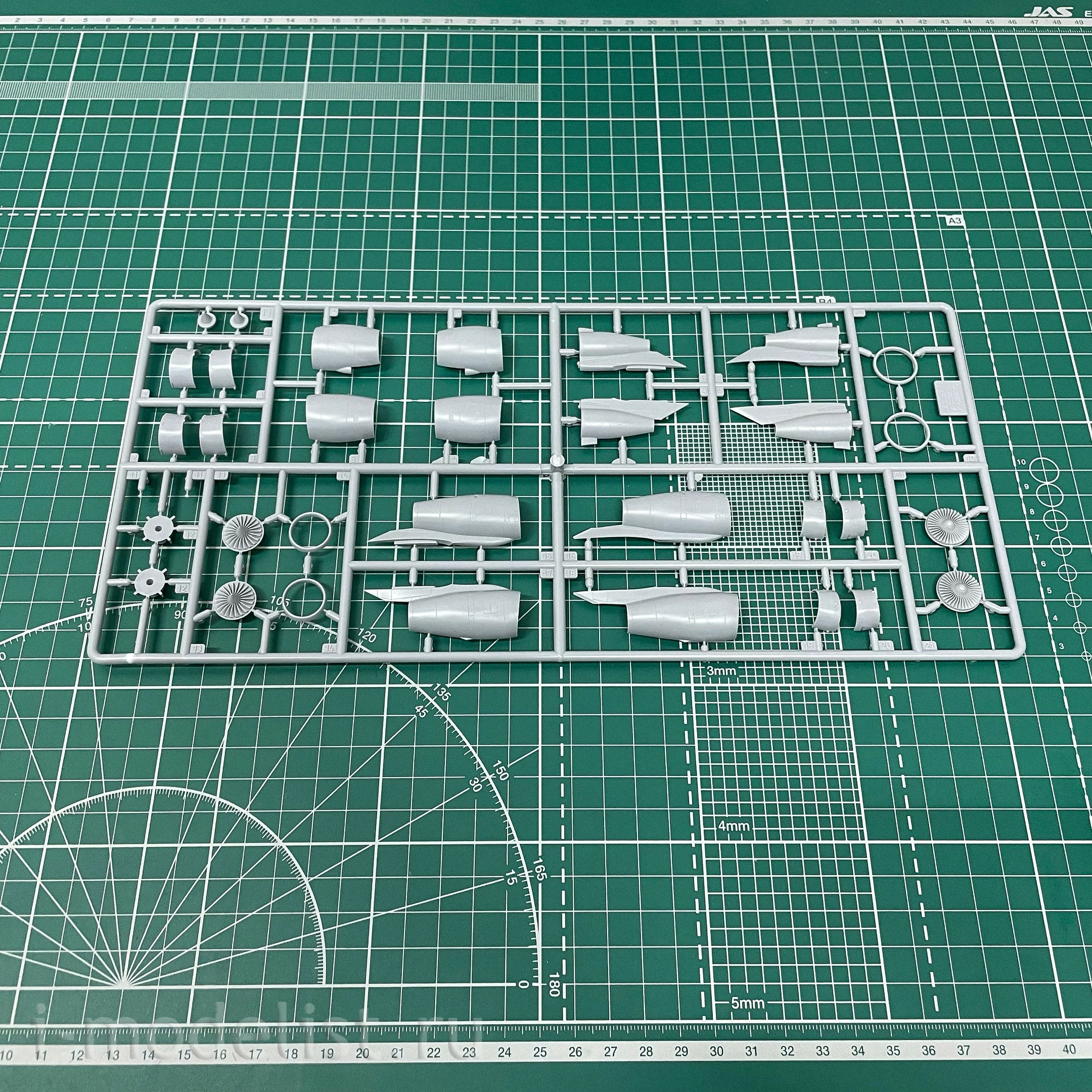 7032 Zvezda 1/144 Passenger Airliner Boeing 757-200