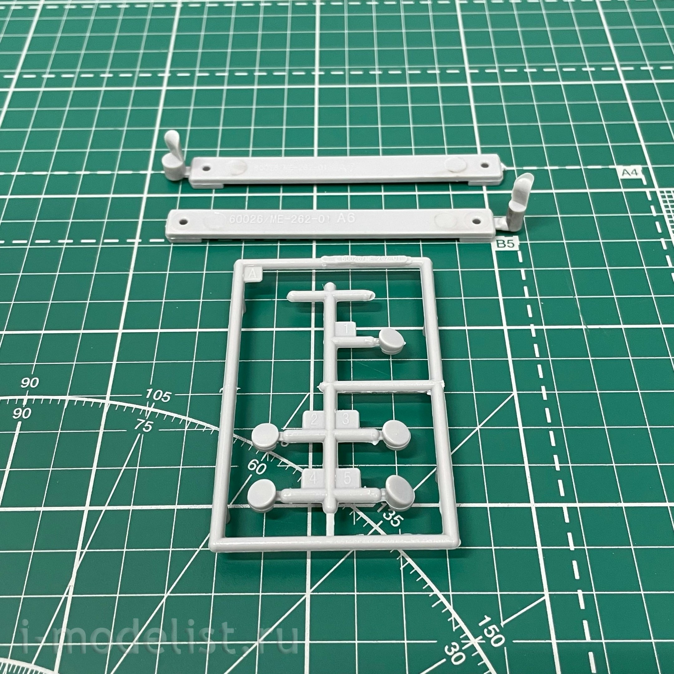 81805 HobbyBoss 1/18 ME262 A-1a Fighter