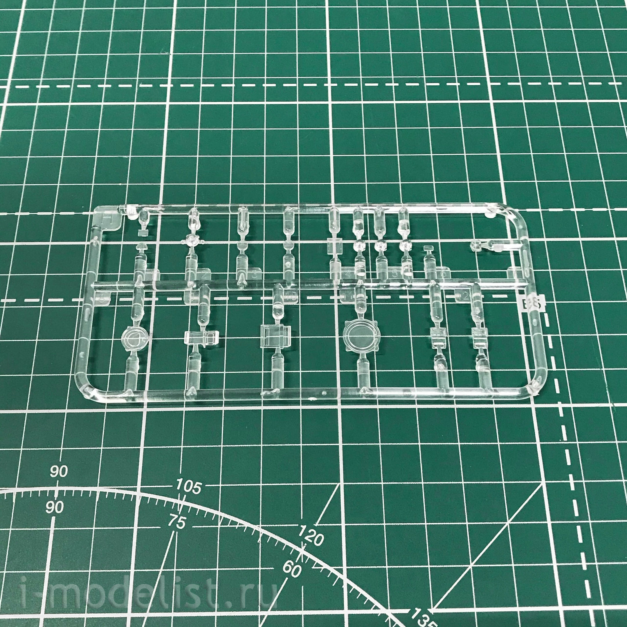 35A038 Amusing Hobby 1/35 T-72M1 Tank with full interior (under UVZ license)