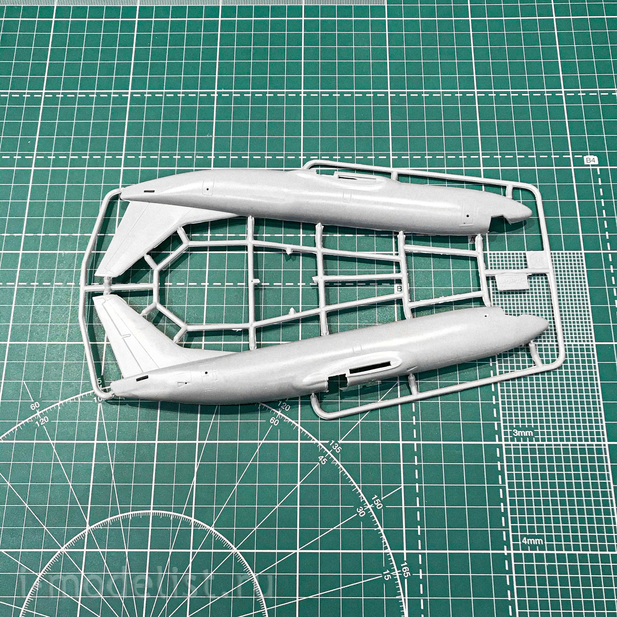 14422 Eastern Express 1/144 scales Airliner B-733 Skyexpress