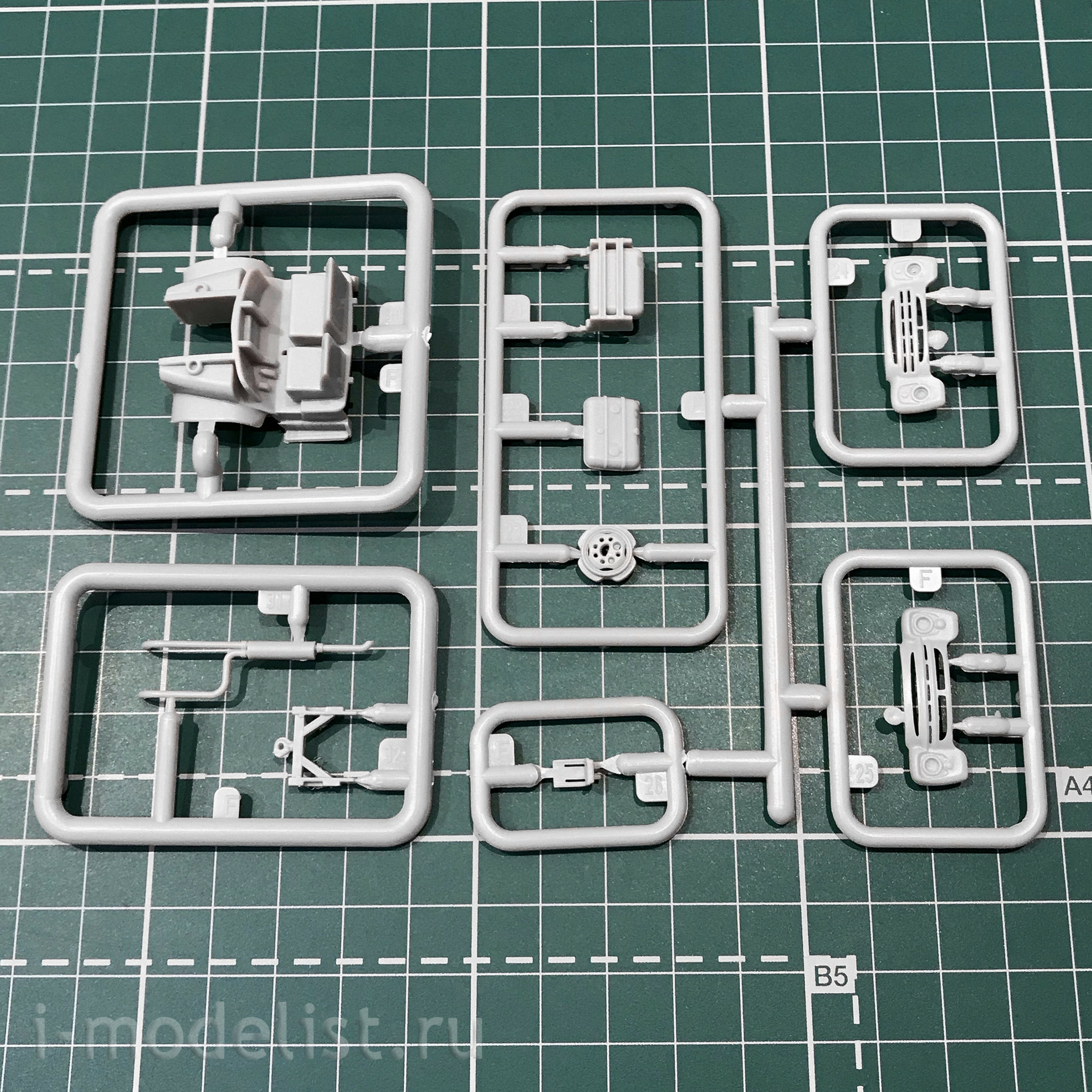 RL004 Krasny Mayak 1/72 Airfield mobile unit APA-50