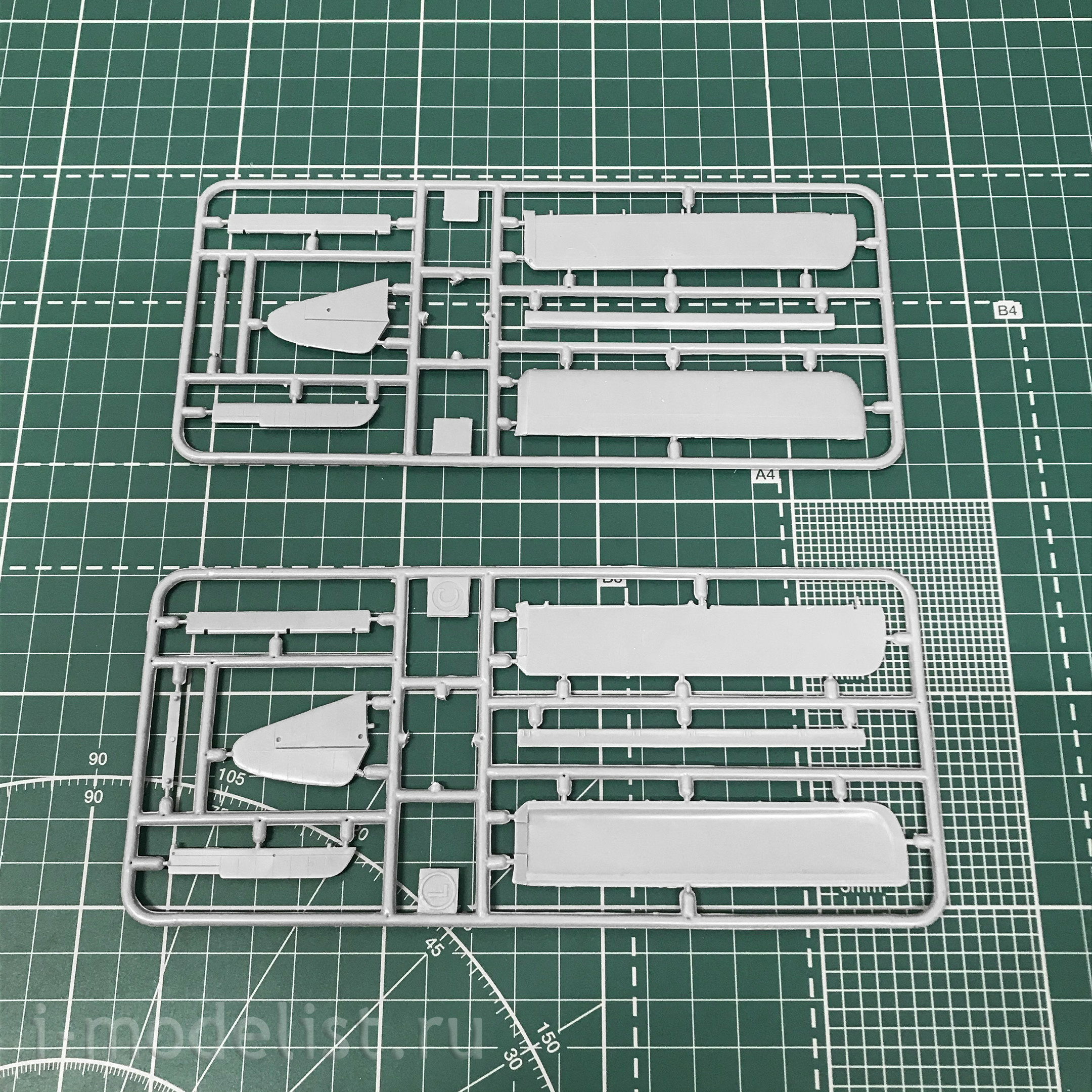 72211 Amodel 1/72 Aircraft Oka-38 