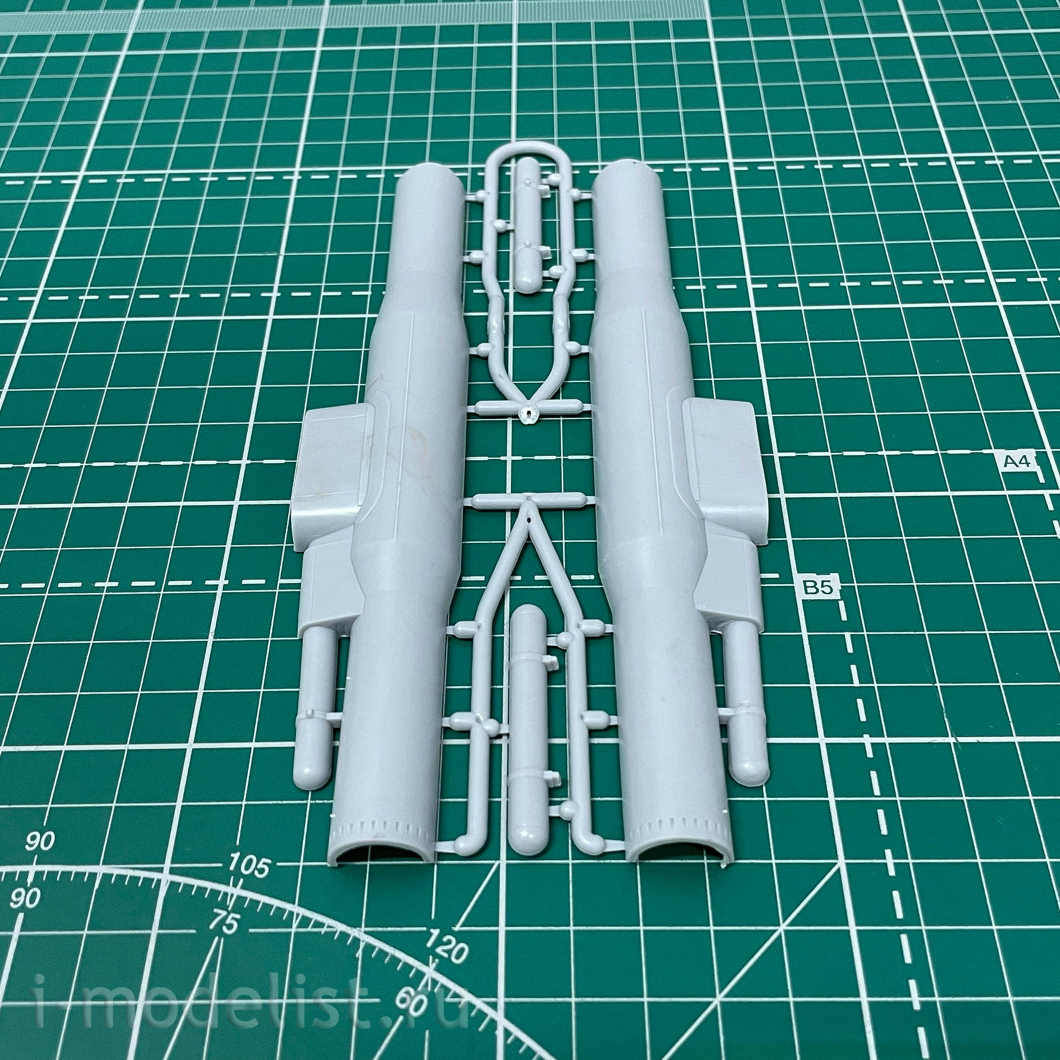 035-025 Microcosm 1/35 Japanese torpedo Kaiten-10