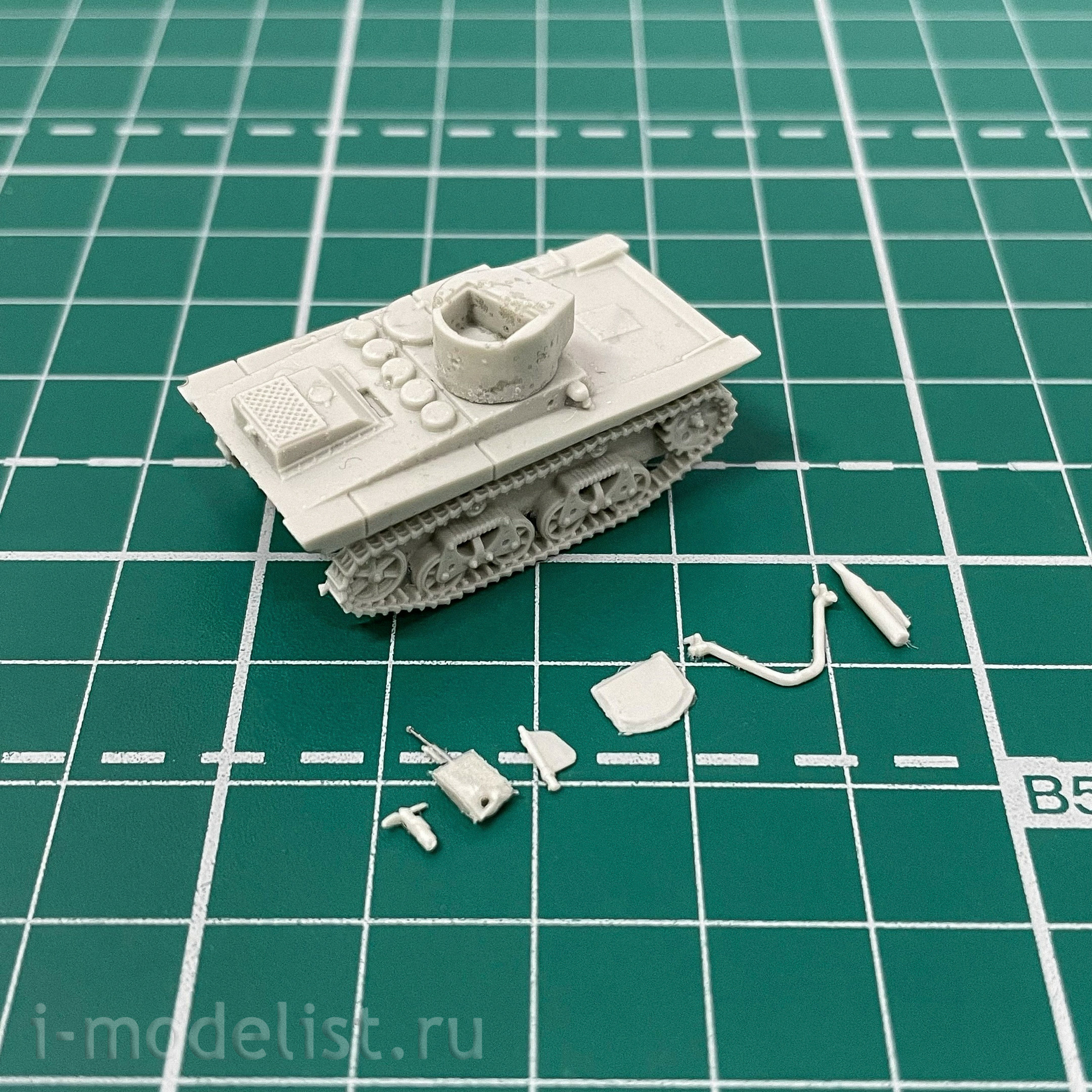 100099 Zebrano 1/100 Soviet T-37A floating tank with an armored hull of the Izhorsky plant