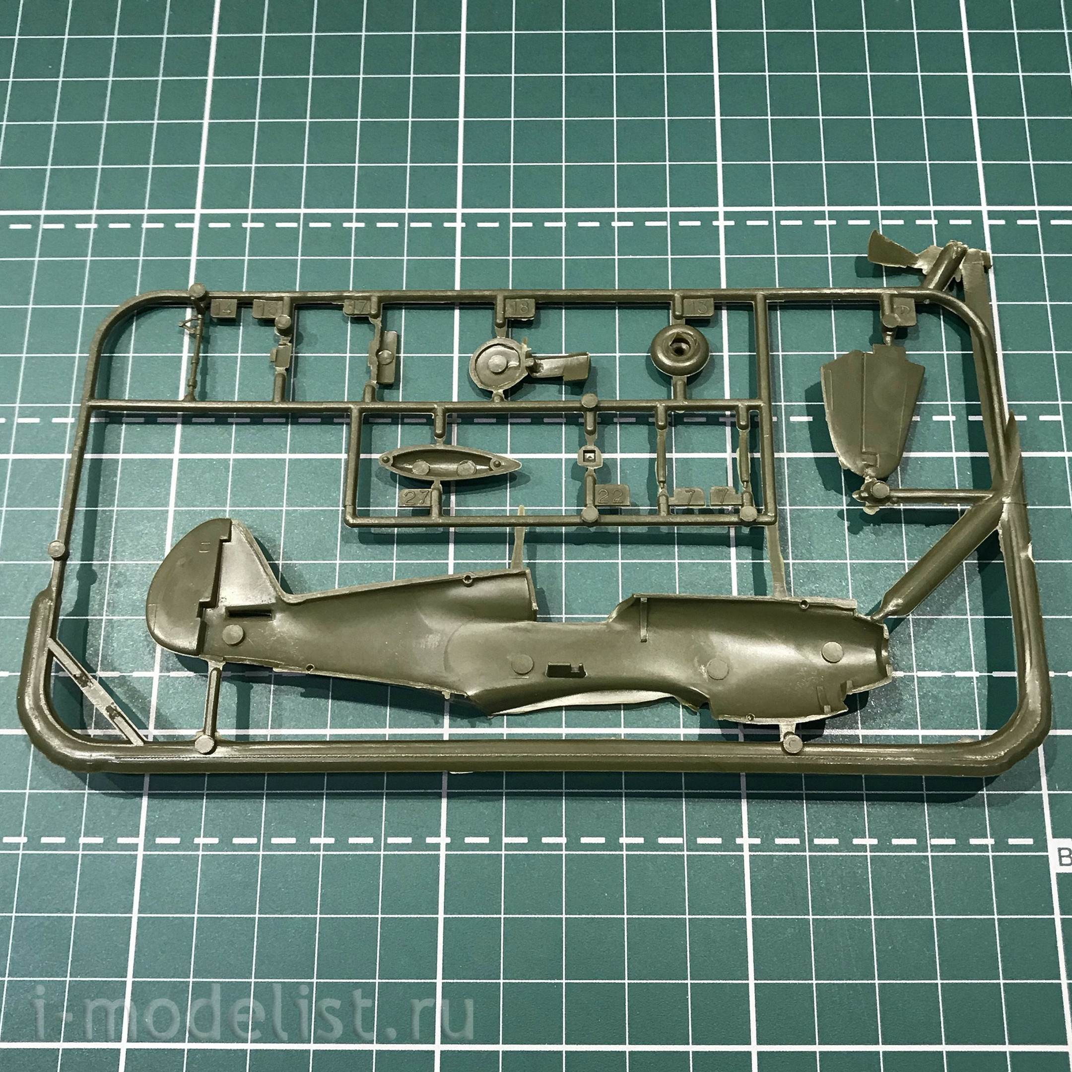 7201 Zvezda 1/72 Aircraft P-40B 
