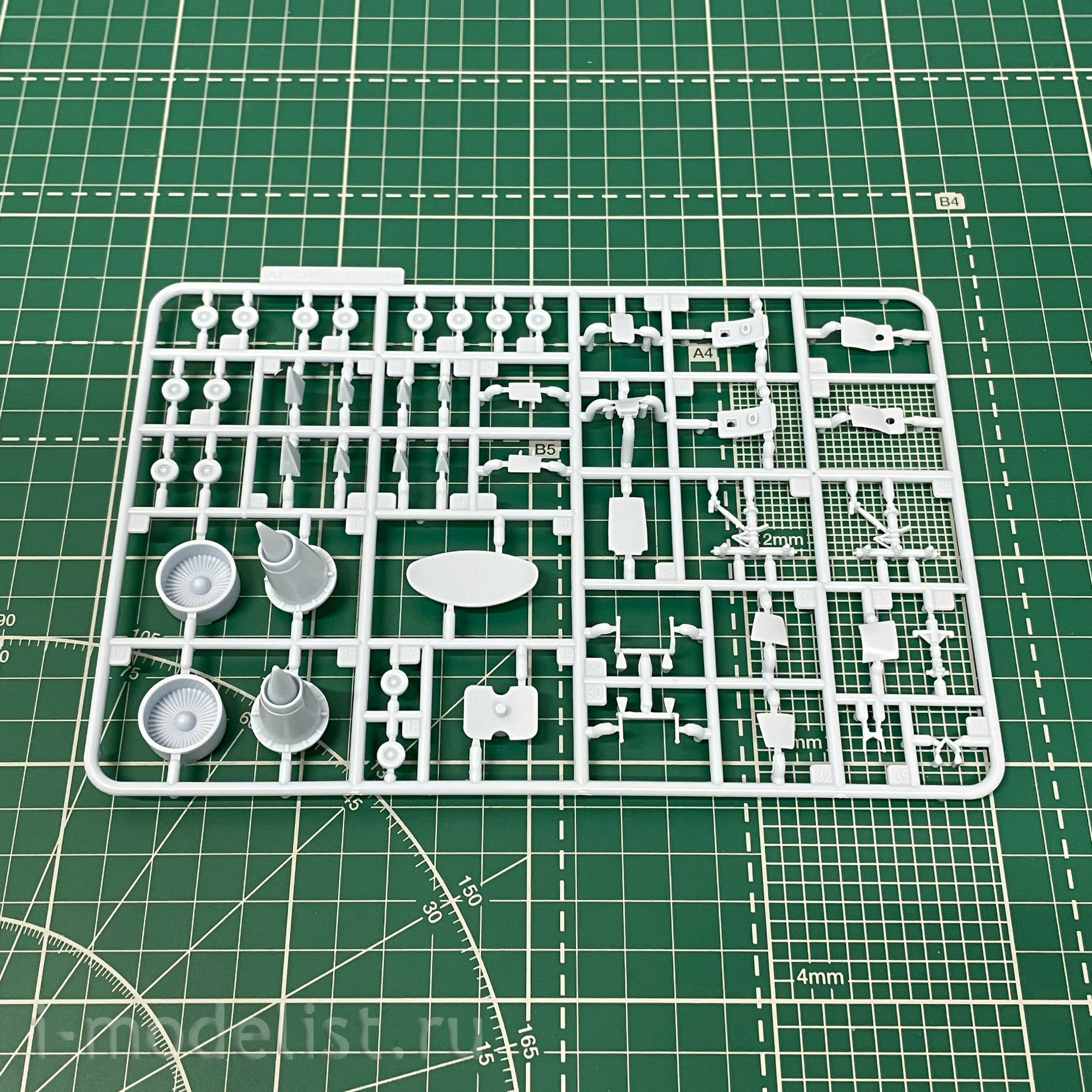 055083 Aoshima 1/144 J.A.S.D.F Transporter C-2