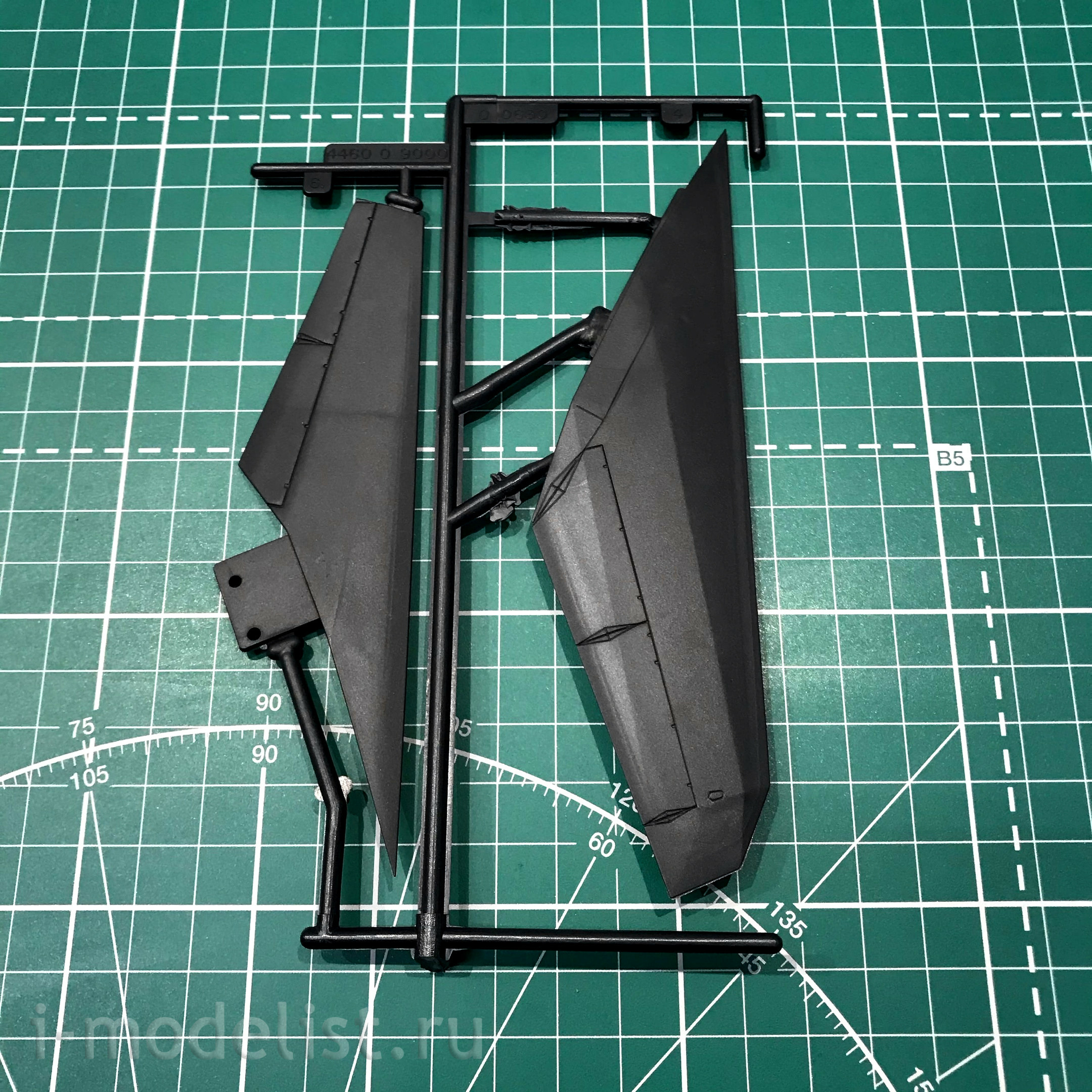03899 Revell 1/72 f-117 Stealth Fighter Strike aircraft