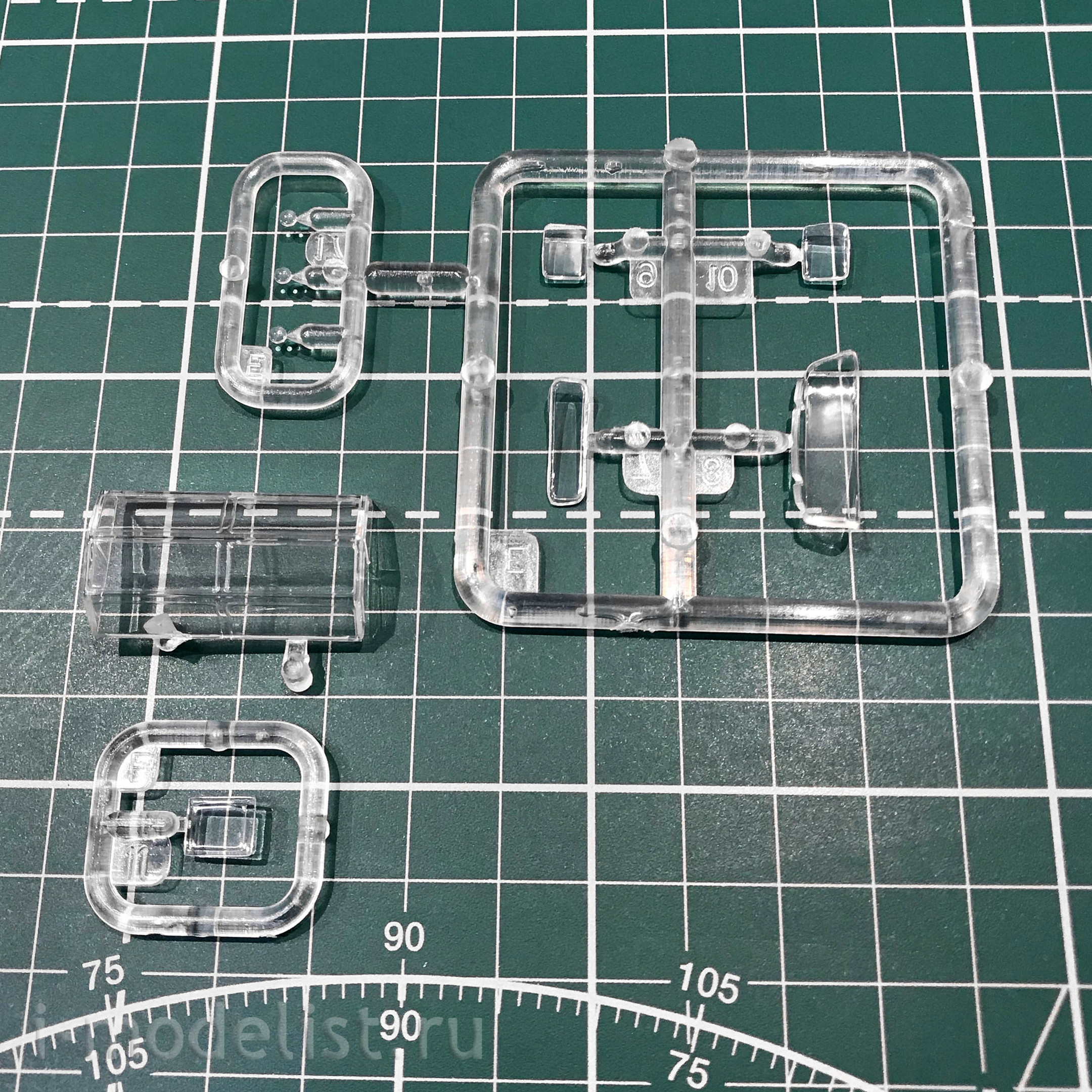 RL004 Krasny Mayak 1/72 Airfield mobile unit APA-50