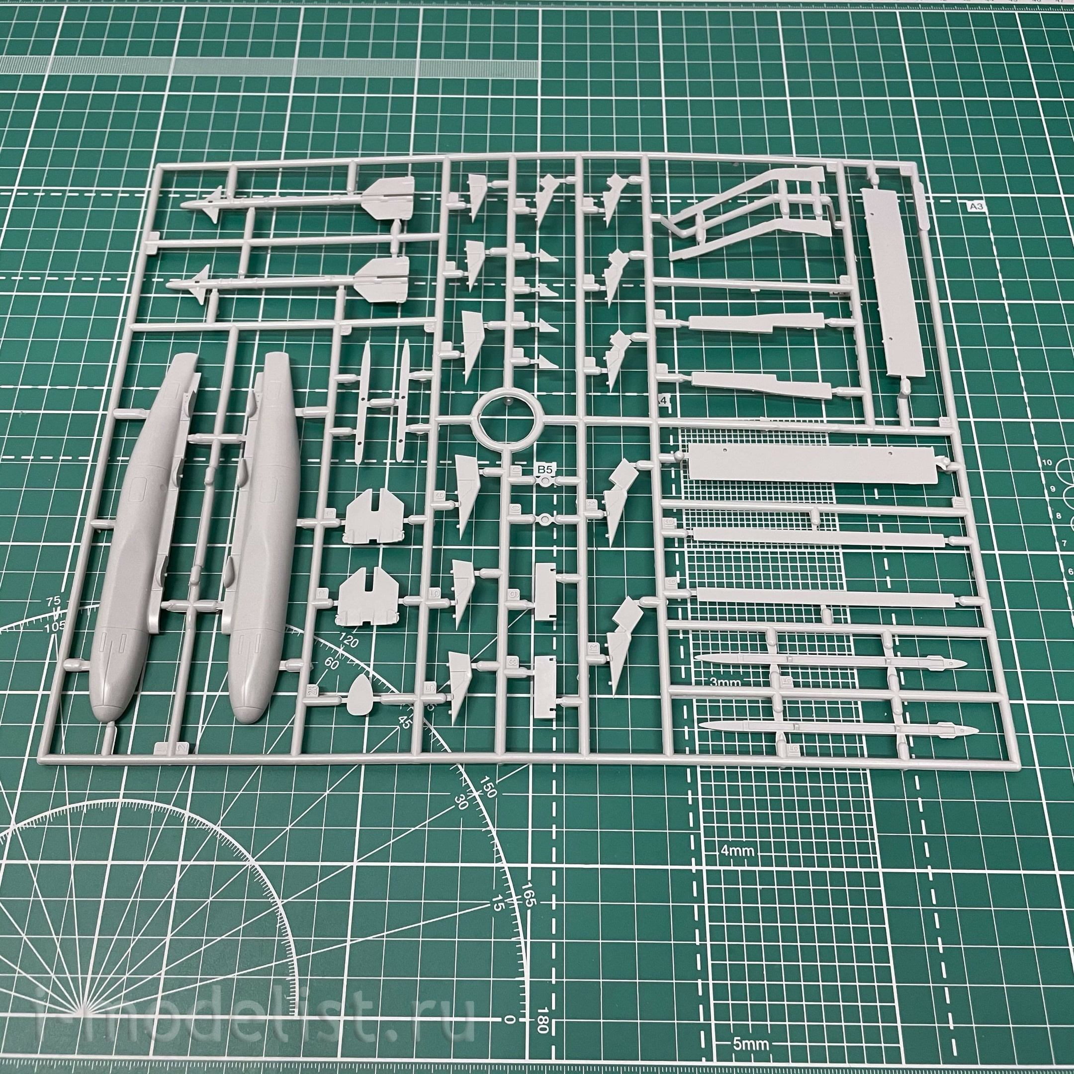 03852 Revell 1/32 BAe Hawk T2 Jet